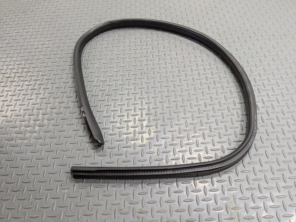 09 - 10 OEM MINI COOPER CONVERTIBLE FRONT RIGHT DOOR WEATHER STRIPPING SEAL