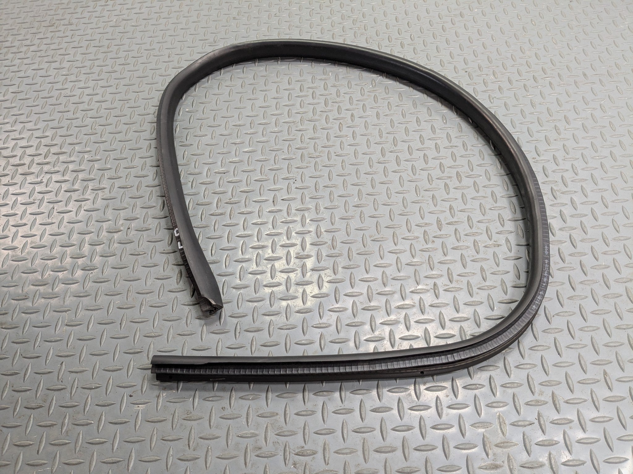 09 - 10 OEM MINI COOPER CONVERTIBLE FRONT RIGHT DOOR WEATHER STRIPPING SEAL