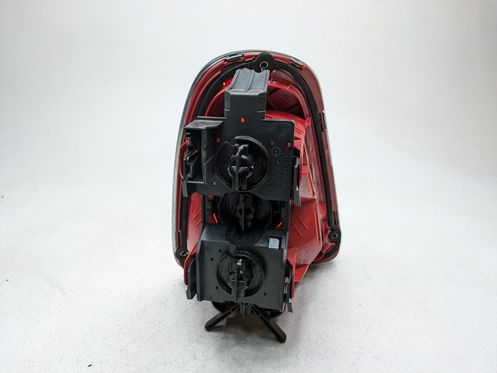 2009 - 2010 OEM MINI COOPER CONVERTIBLE REAR RIGHT SIDE TAIL LIGHT ASSEMBLY