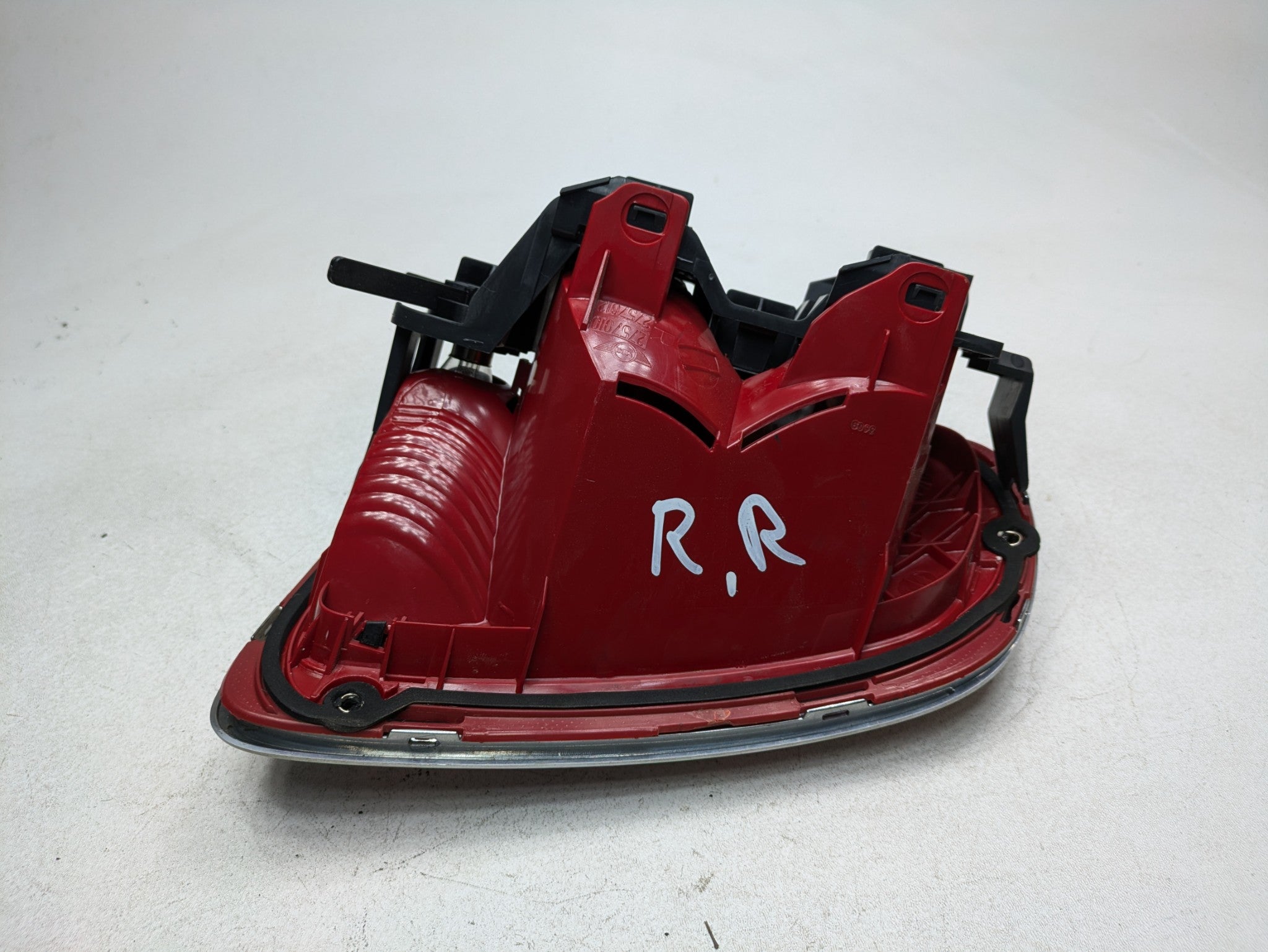 2009 - 2010 OEM MINI COOPER CONVERTIBLE REAR RIGHT SIDE TAIL LIGHT ASSEMBLY