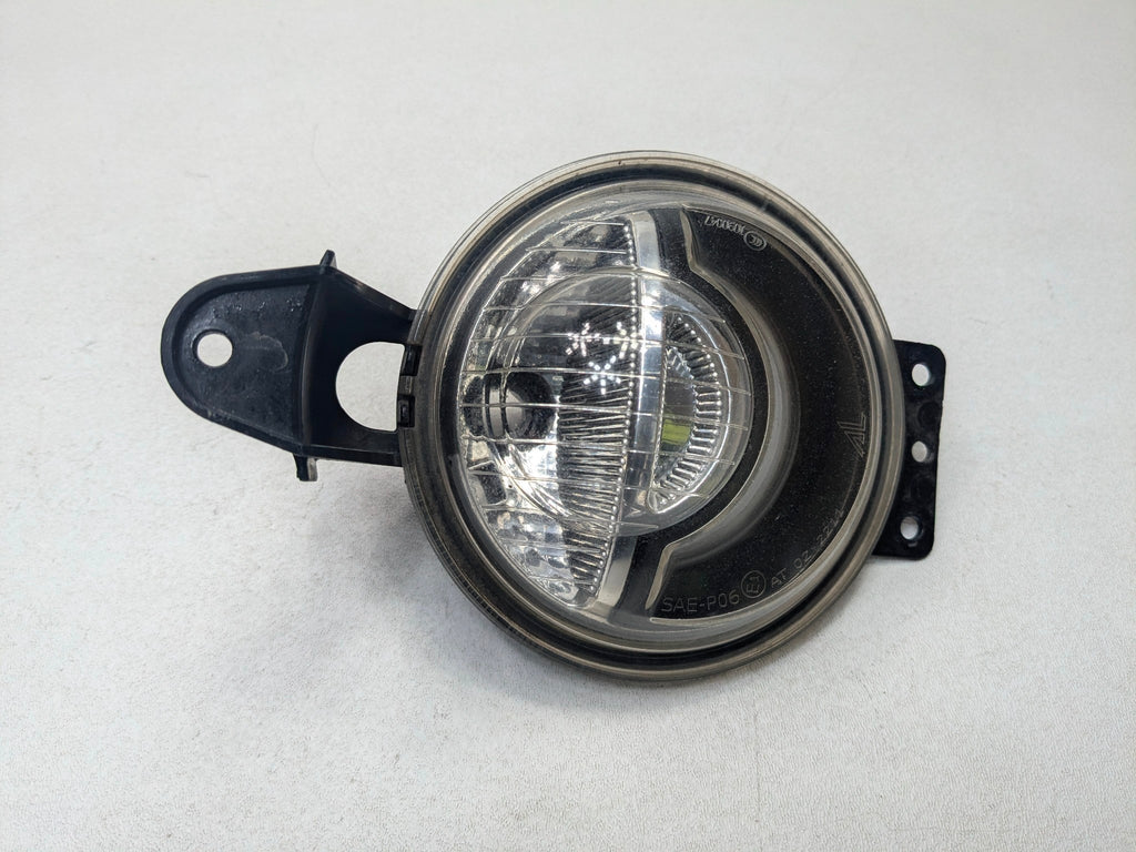 09 - 10 OEM MINI COOPER CONVERTIBLE RIGHT SIDE BUMPER TURN SIGNAL AND FOG LIGHT