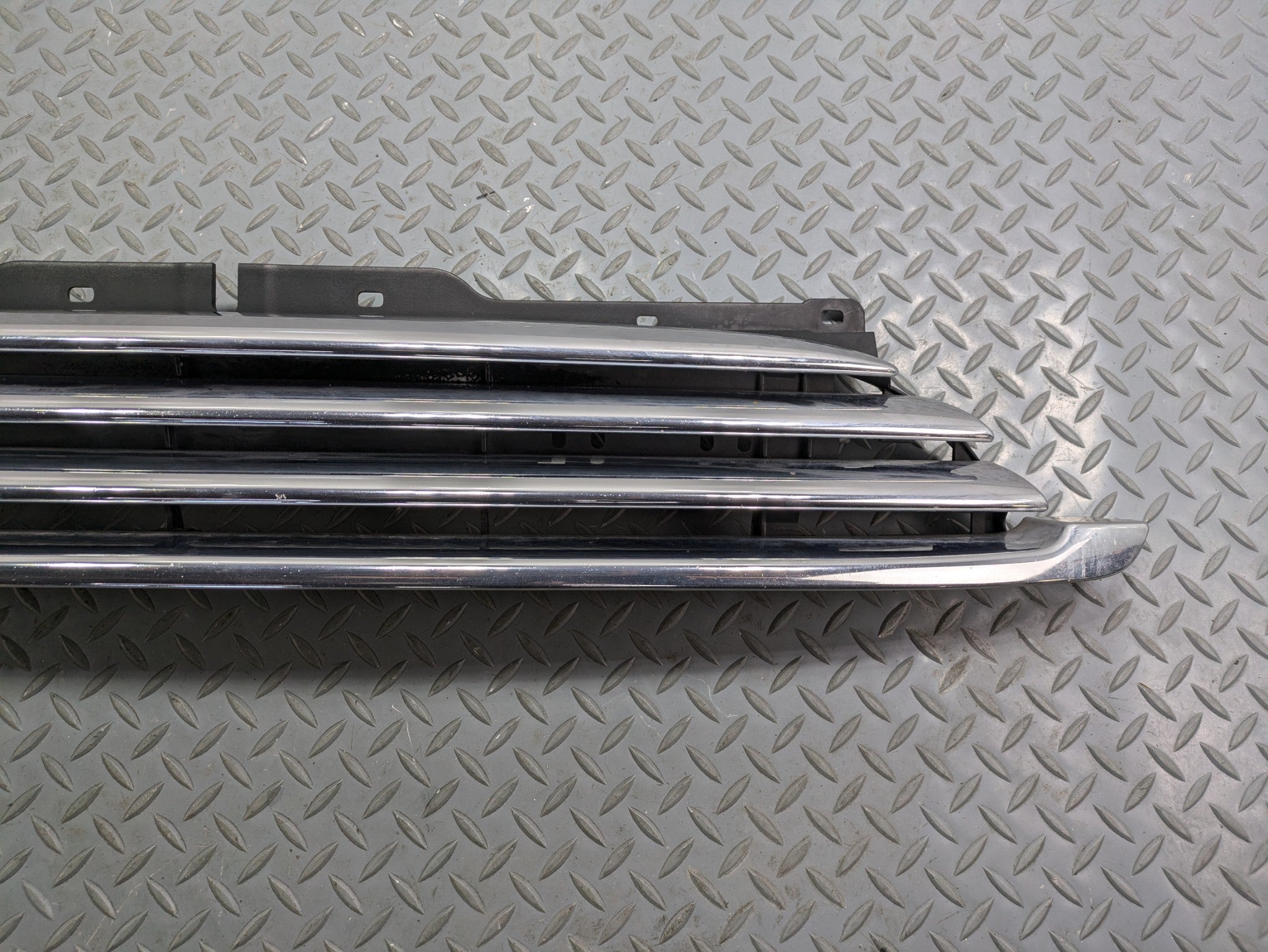 2009 - 2010 OEM MINI COOPER CONVERTIBLE FRONT BUMPER UPPER GRILLE CHROME