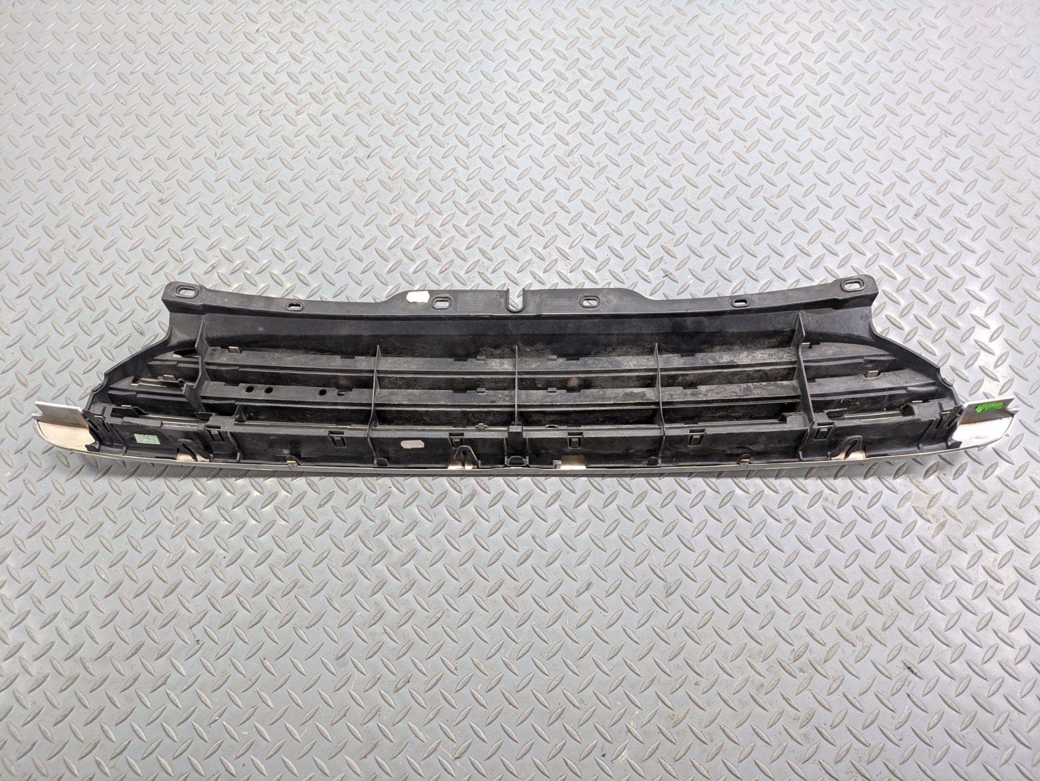 2009 - 2010 OEM MINI COOPER CONVERTIBLE FRONT BUMPER UPPER GRILLE CHROME