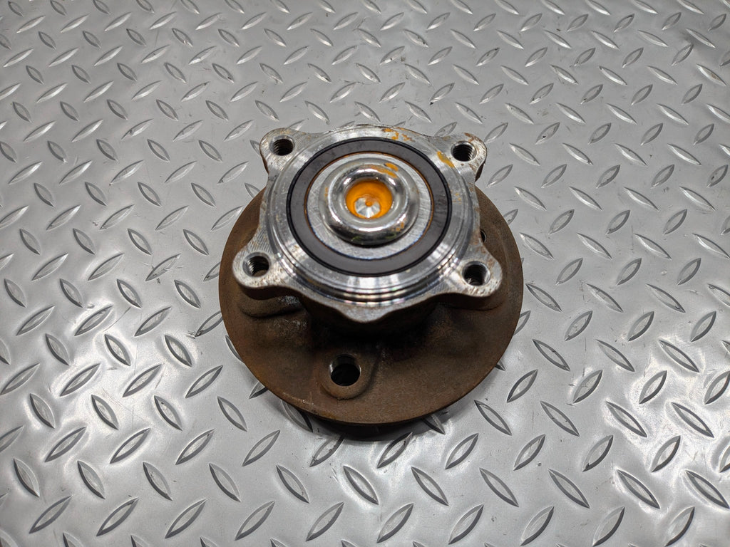 09 - 10 OEM MINI COOPER CONVERTIBLE REAR RIGHT PASSENGER SIDE WHEEL BEARING HUB