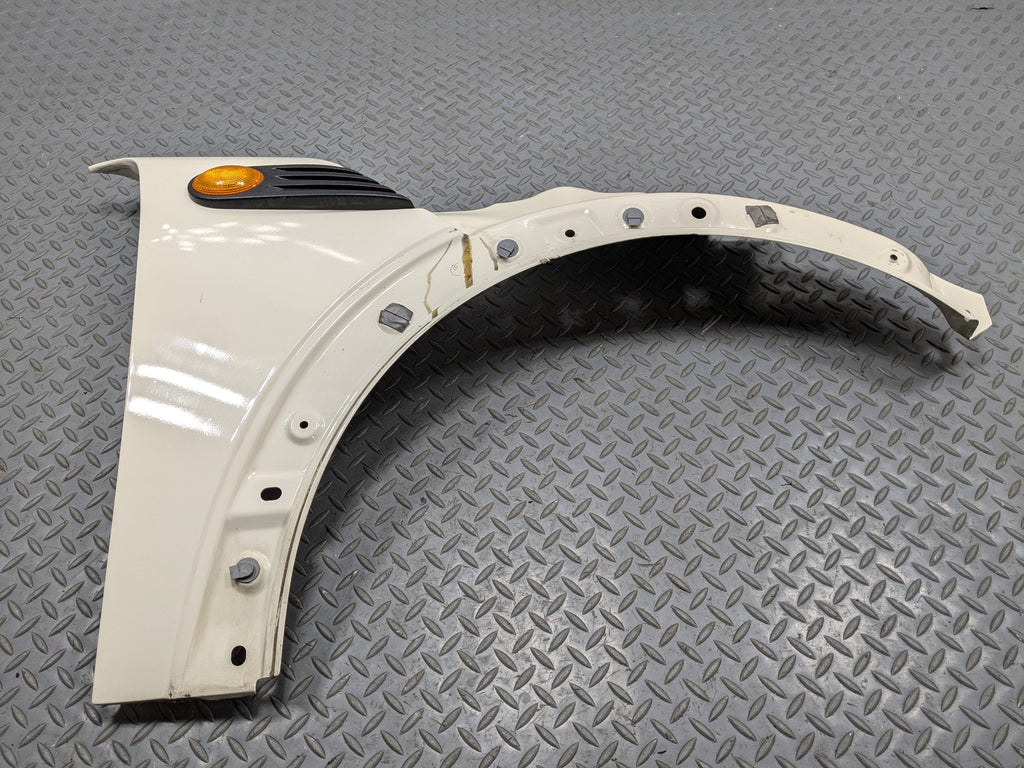 09 - 10 OEM MINI COOPER CONVERTIBLE FRONT RIGHT SIDE FENDER PANEL PEPEER WHITE
