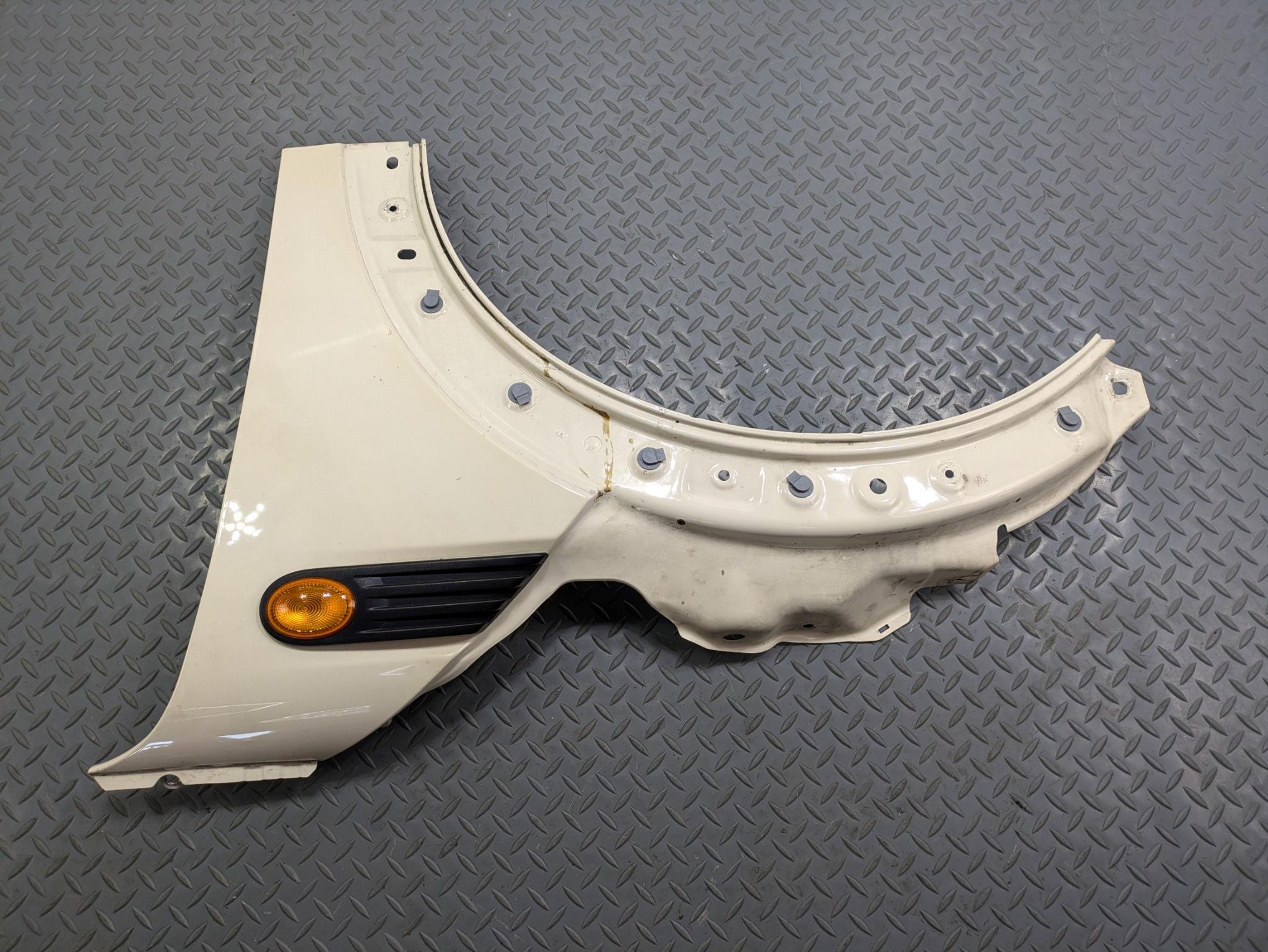 09 - 10 OEM MINI COOPER CONVERTIBLE FRONT LEFT SIDE FENDER PANEL PEPEER WHITE
