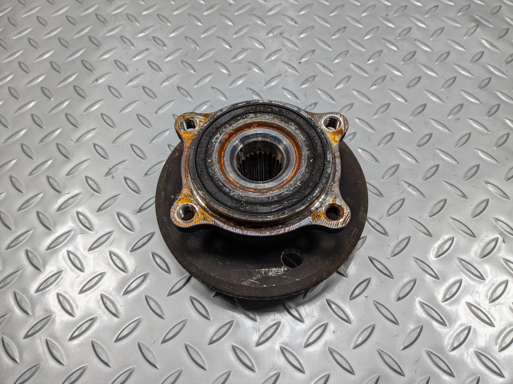 2009 - 2010 OEM MINI COOPER CONVERTIBLE FRONT LEFT DRIVER SIDE WHEEL BEARING HUB