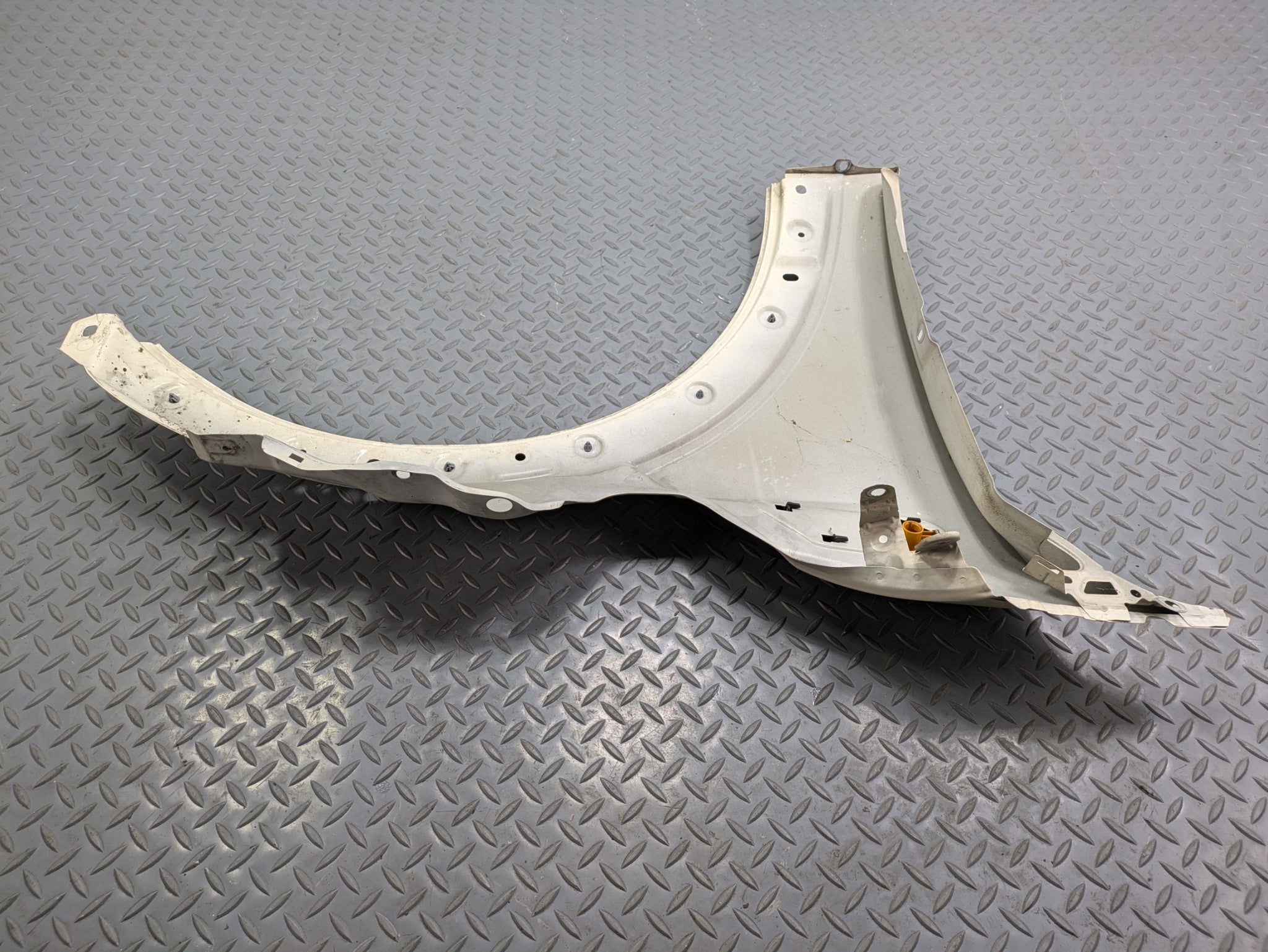 09 - 10 OEM MINI COOPER CONVERTIBLE FRONT LEFT SIDE FENDER PANEL PEPEER WHITE