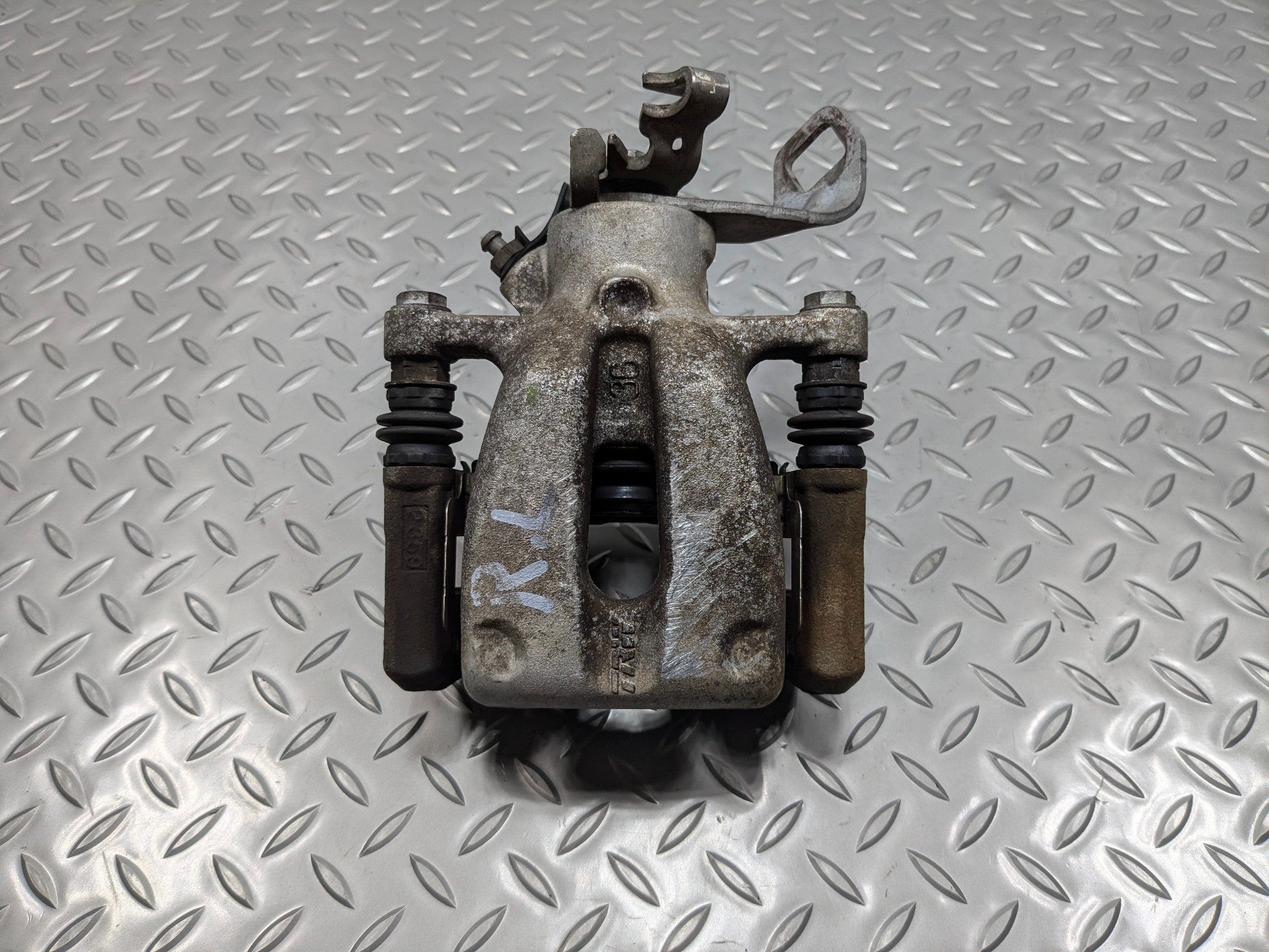 2009 - 2010 OEM MINI COOPER CONVERTIBLE REAR LEFT DRIVER SIDE BRAKE CALIPER