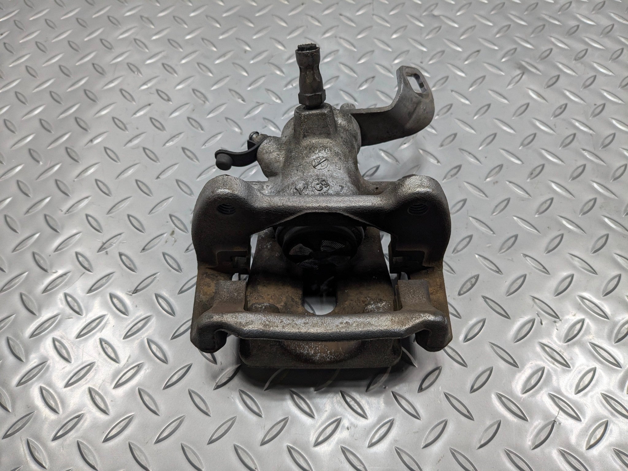2009 - 2010 OEM MINI COOPER CONVERTIBLE REAR RIGHT PASSENGER SIDE BRAKE CALIPER
