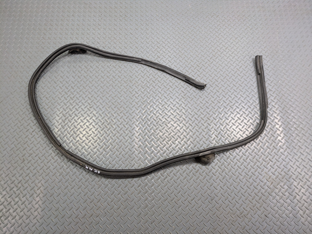 2009 - 2010 OEM MINI COOPER CONVERTIBLE TRUNK HATCH TAILGATE WEATHERSTRIP RUBBER