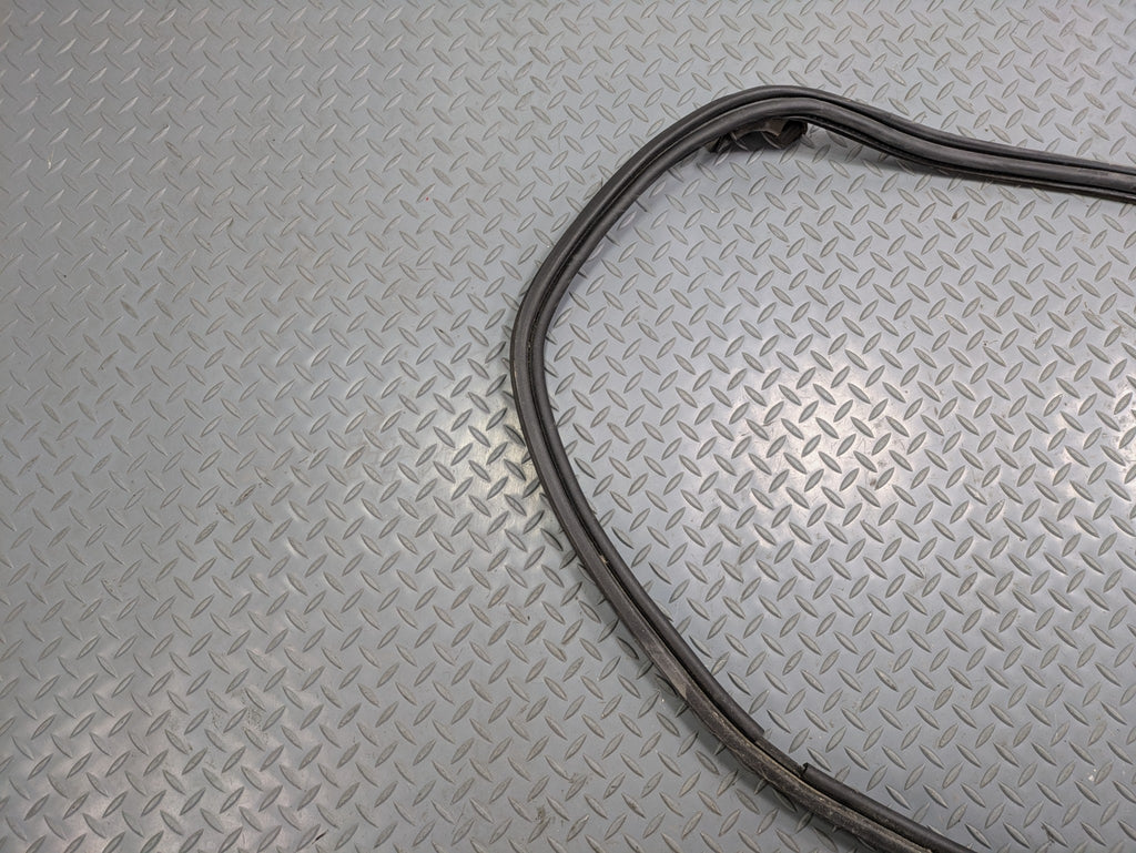 2009 - 2010 OEM MINI COOPER CONVERTIBLE TRUNK HATCH TAILGATE WEATHERSTRIP RUBBER