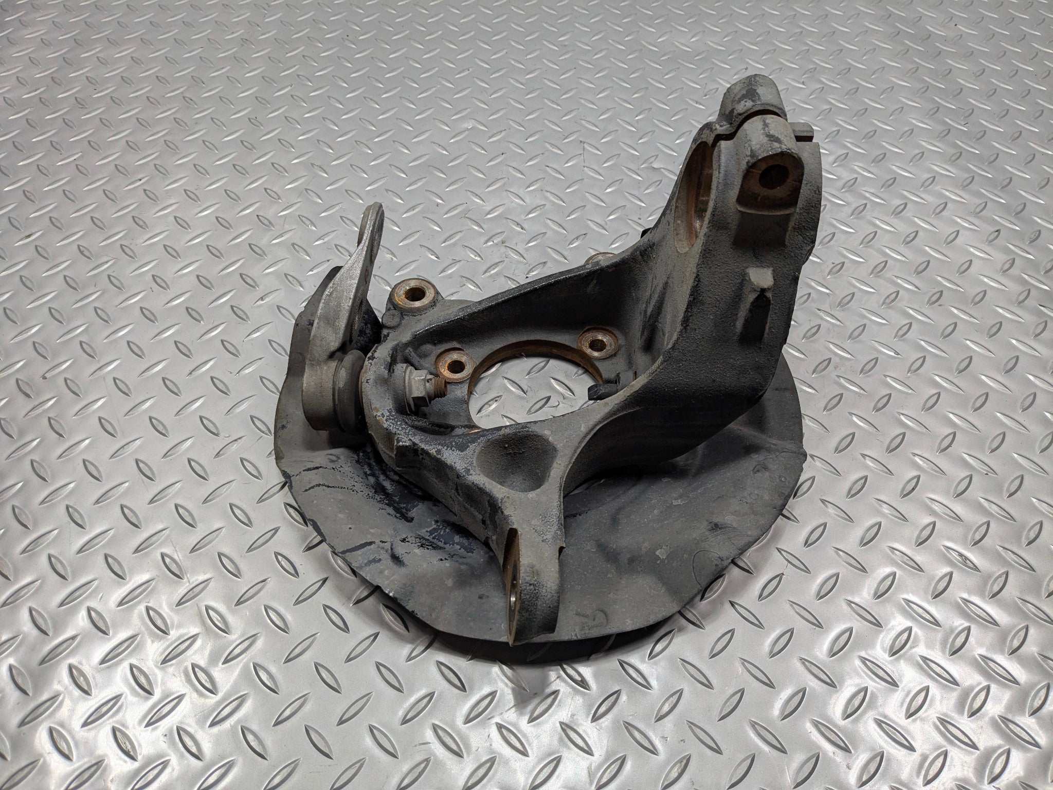 09 - 10 OEM MINI COOPER CONVERTIBLE FRONT RIGHT PASSENGER SIDE SPINDLE KNUCKLE