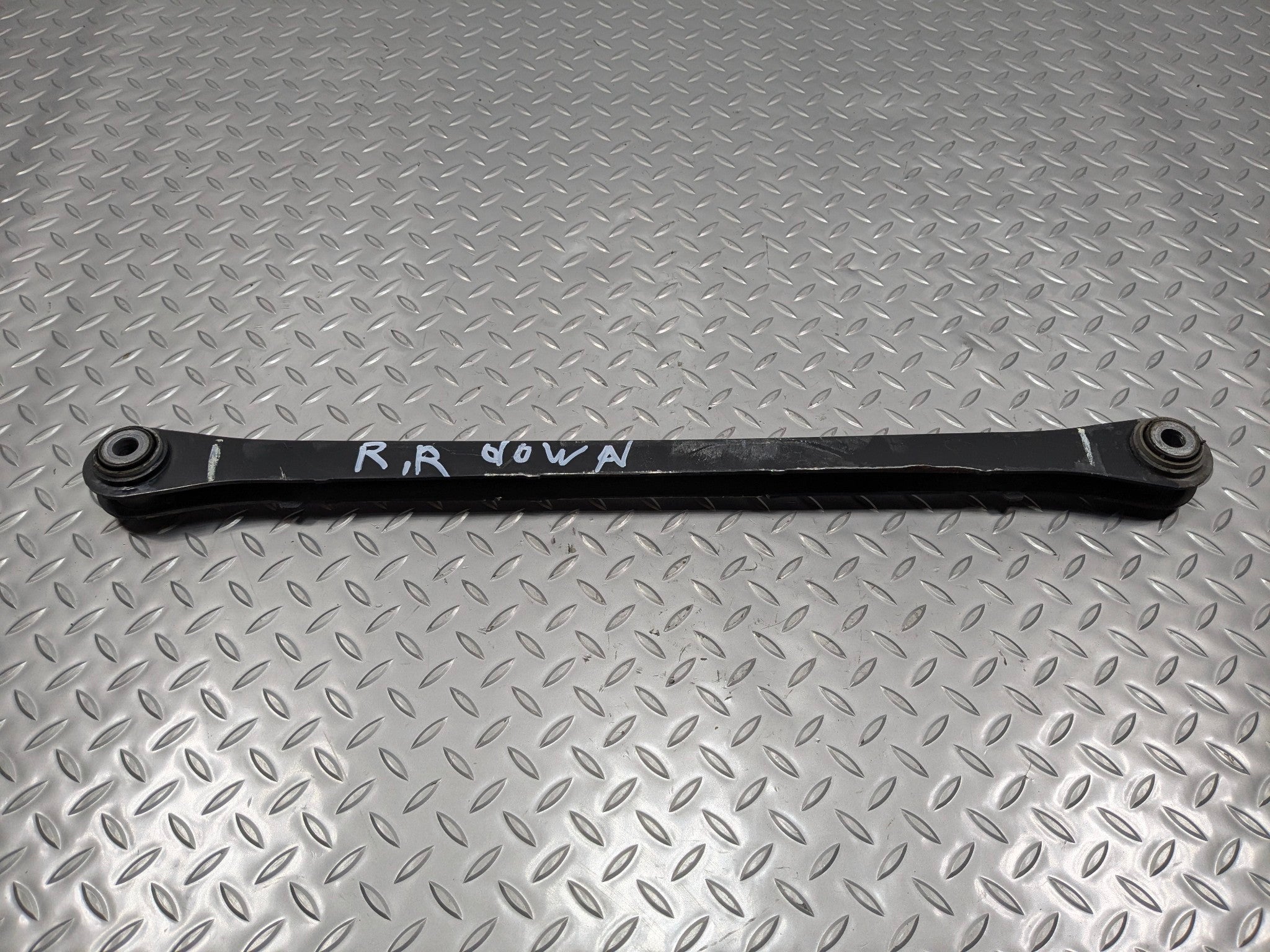 09 - 10 OEM MINI COOPER CONVERTIBLE REAR RIGHT SIDE LOWER SUSPENSION CONTROL ARM