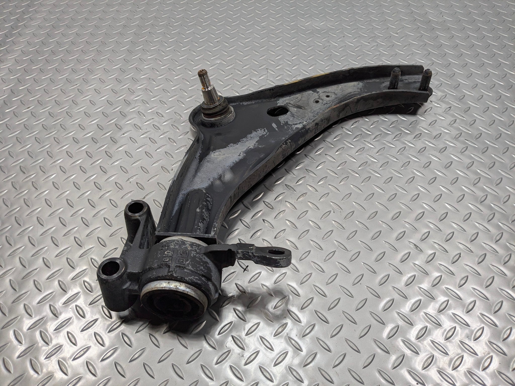 09 - 10 OEM MINI COOPER CONVERTIBLE FRONT LEFT SIDE LOWER SUSPENSION CONTROL ARM