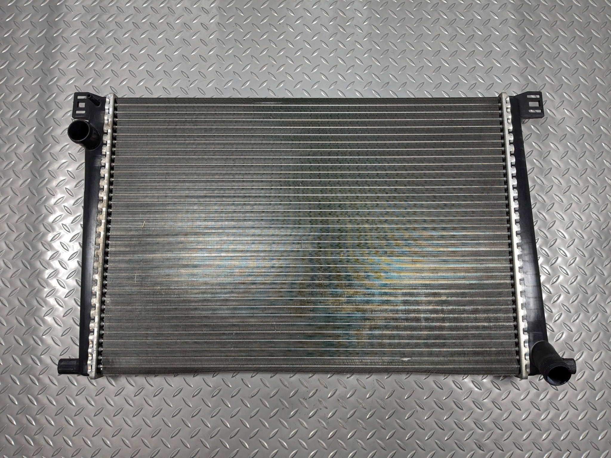 2009 - 2010 OEM MINI COOPER CONVERTIBLE ENGINE COOLANT RADIATOR ASSEMBLY