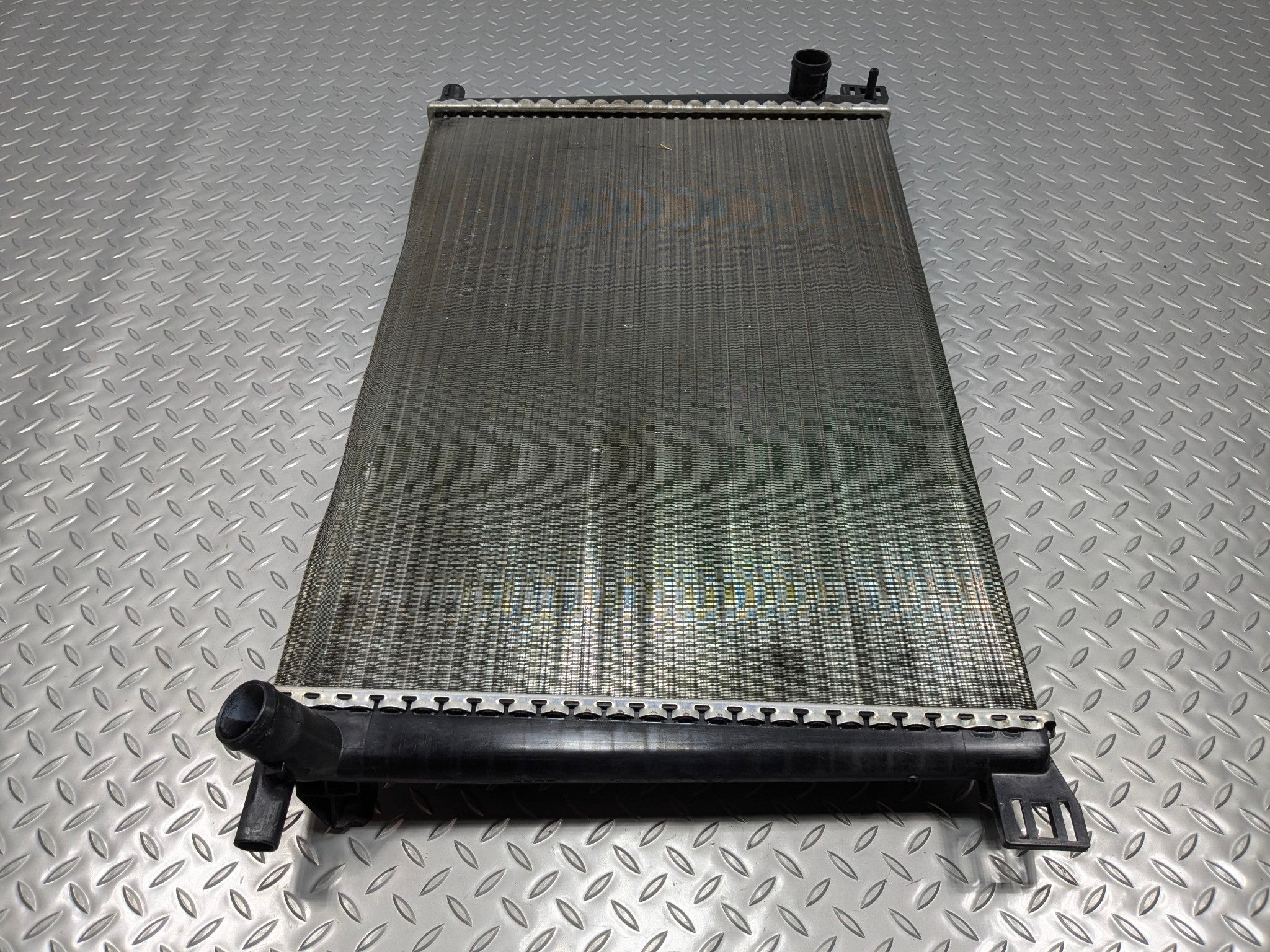 2009 - 2010 OEM MINI COOPER CONVERTIBLE ENGINE COOLANT RADIATOR ASSEMBLY