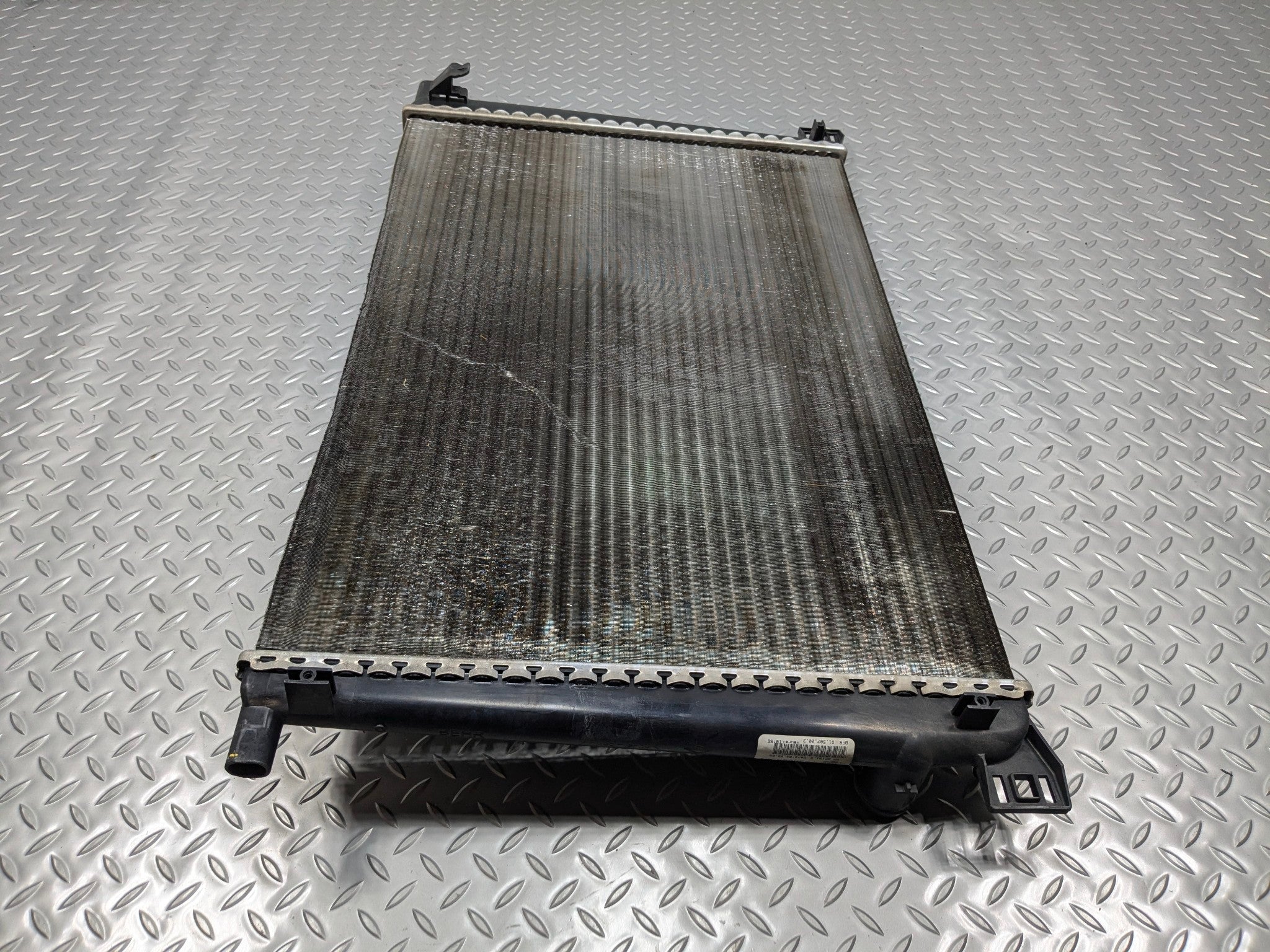 2009 - 2010 OEM MINI COOPER CONVERTIBLE ENGINE COOLANT RADIATOR ASSEMBLY