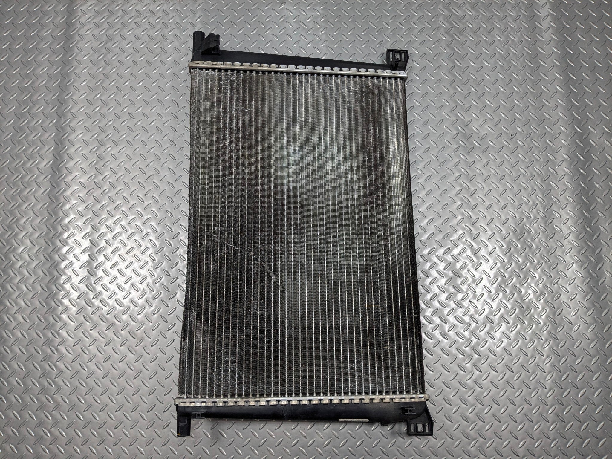 2009 - 2010 OEM MINI COOPER CONVERTIBLE ENGINE COOLANT RADIATOR ASSEMBLY