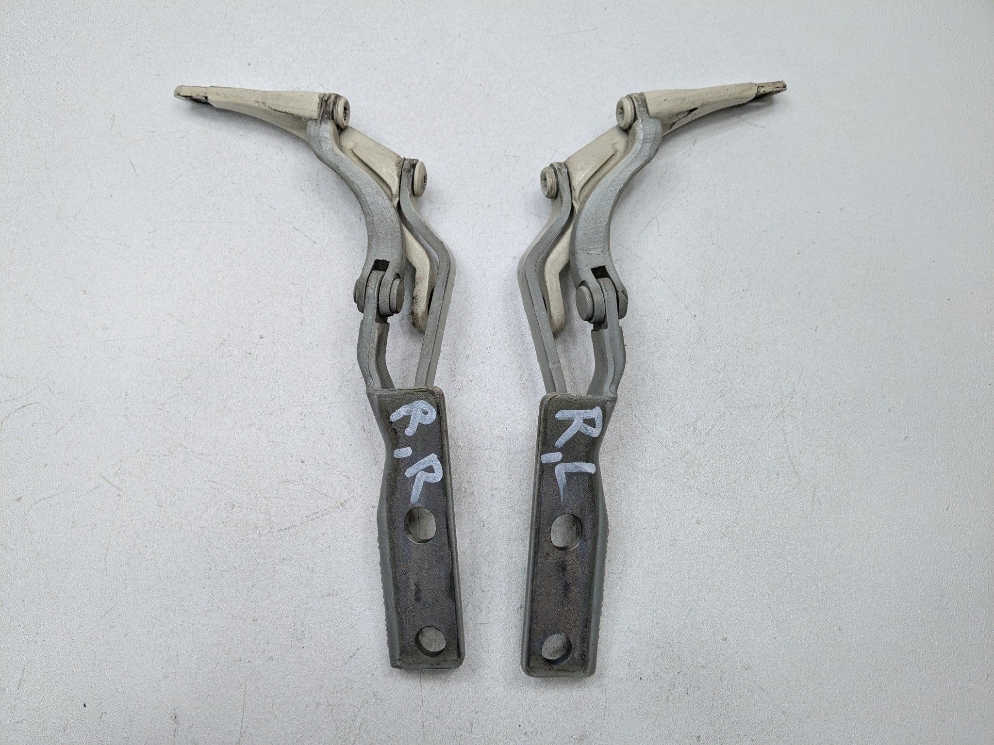 2009 - 2010 OEM MINI COOPER CONVERTIBLE REAR LEFT AND RIGHT SIDE TRUNK HINGE SET