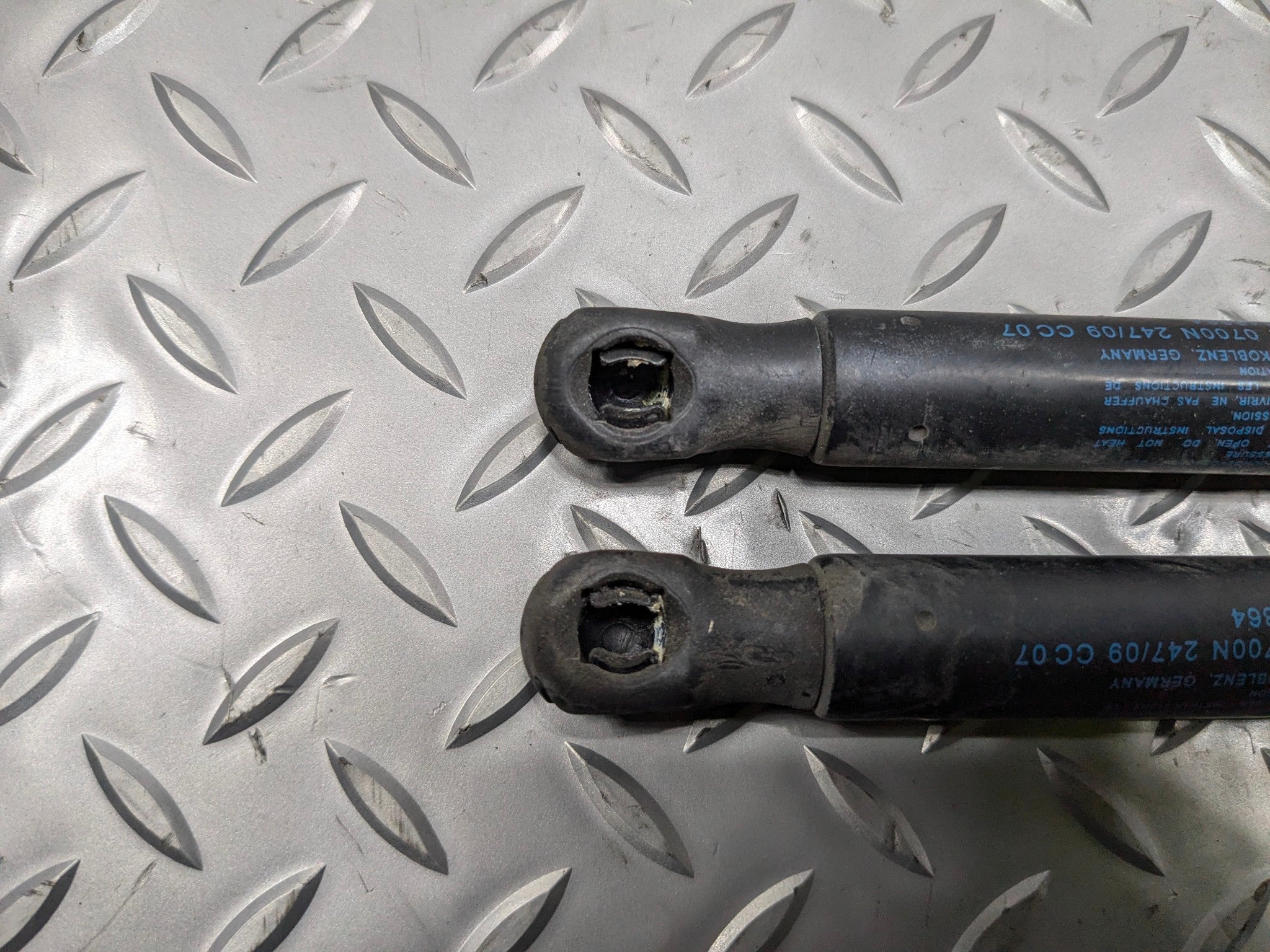 09 - 10 OEM MINI COOPER CONVERTIBLE FRONT LEFT AND RIGHT SIDE HOOD SHOCK STRUT