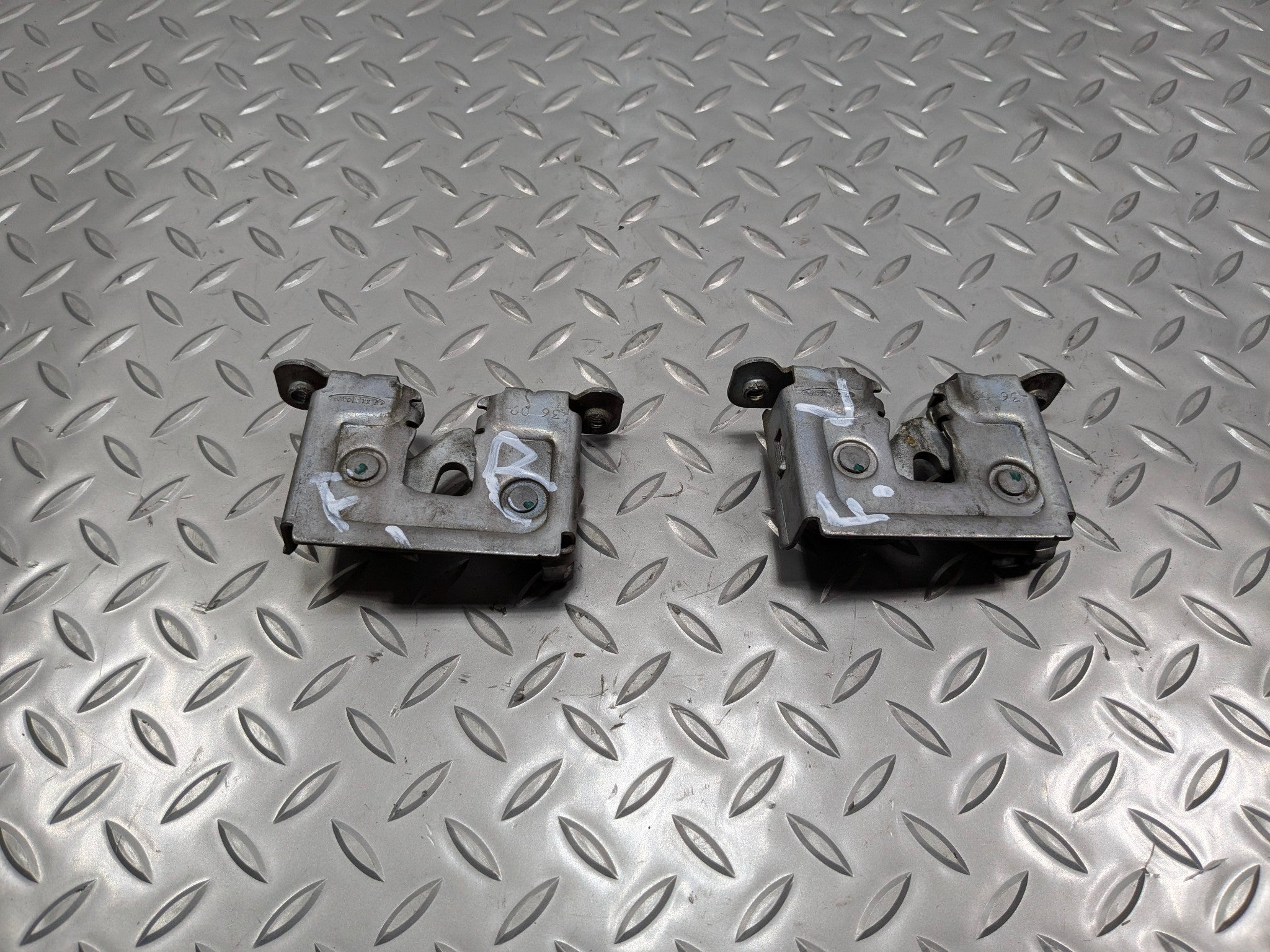 2009 - 2010 OEM MINI COOPER CONVERTIBLE FRONT LEFT AND RIGHT HOOD LATCH LOCK