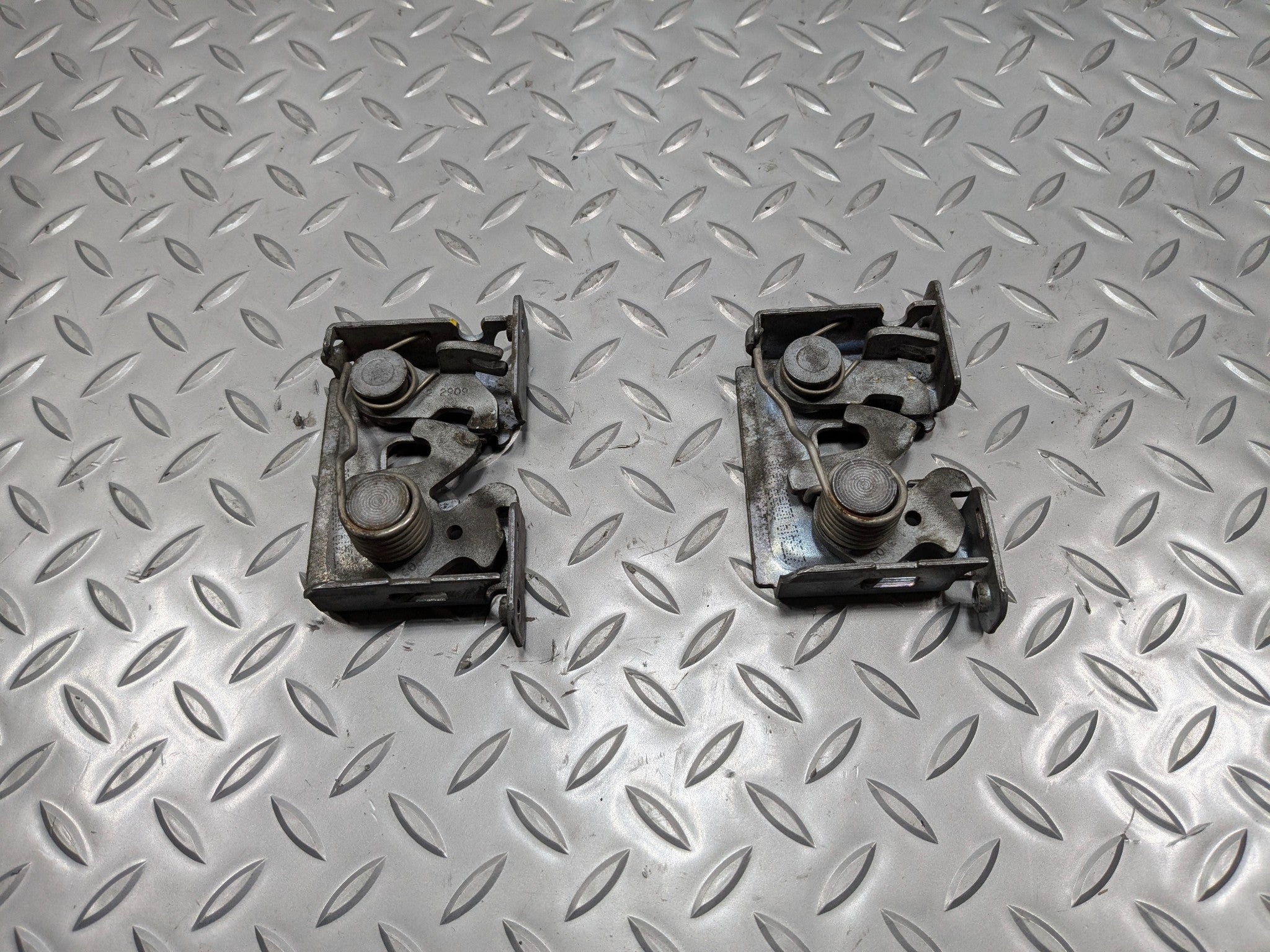 2009 - 2010 OEM MINI COOPER CONVERTIBLE FRONT LEFT AND RIGHT HOOD LATCH LOCK