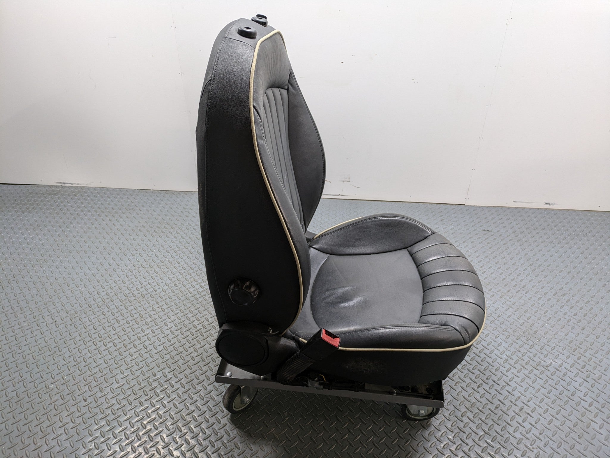 2009 - 2010 OEM MINI COOPER CONVERTIBLE FRONT LEFT SIDE SEAT BLACK LEATHER