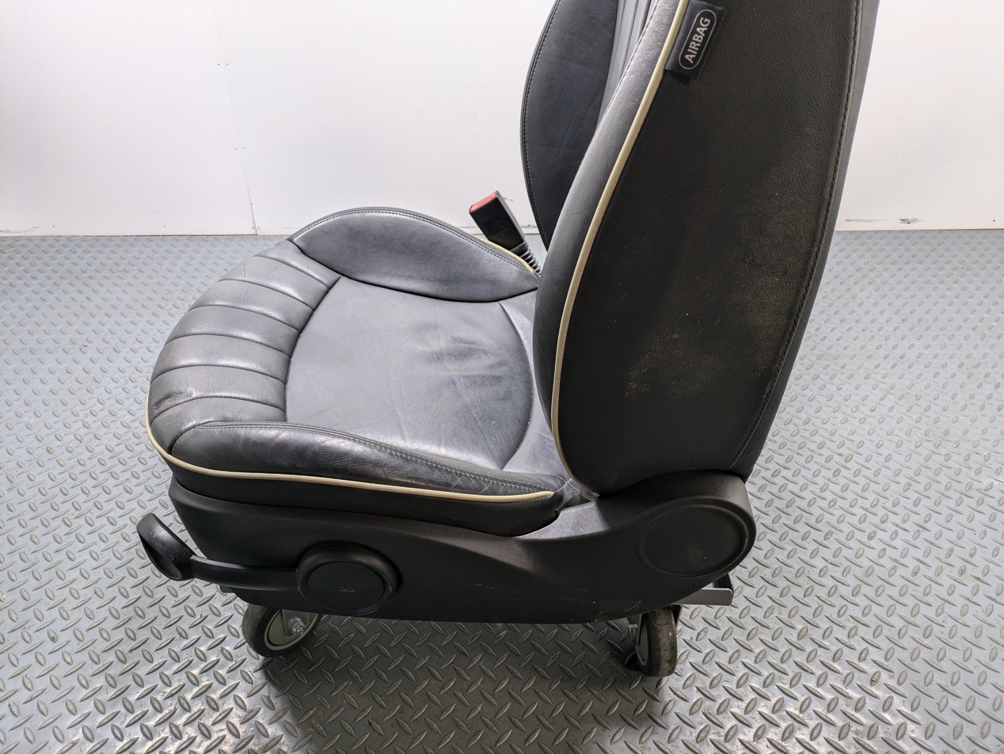 2009 - 2010 OEM MINI COOPER CONVERTIBLE FRONT LEFT SIDE SEAT BLACK LEATHER