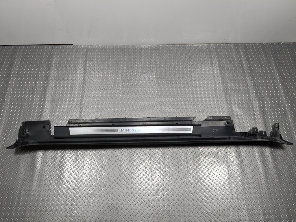 09 - 10 OEM MINI COOPER CONVERTIBLE LEFT DRIVER SIDE ROCKER MOLDING SKIRT COVER