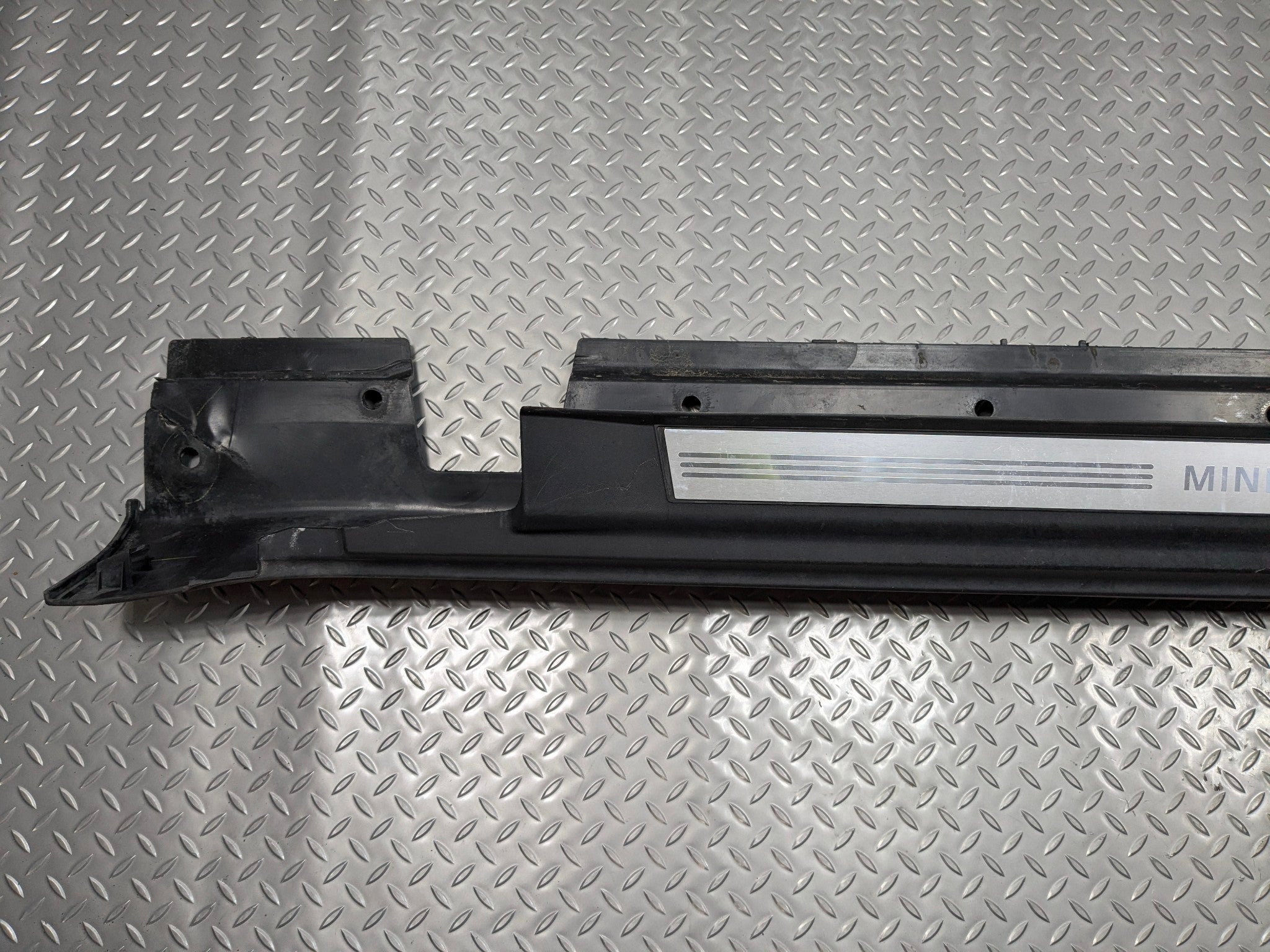 09 - 10 OEM MINI COOPER CONVERTIBLE LEFT DRIVER SIDE ROCKER MOLDING SKIRT COVER