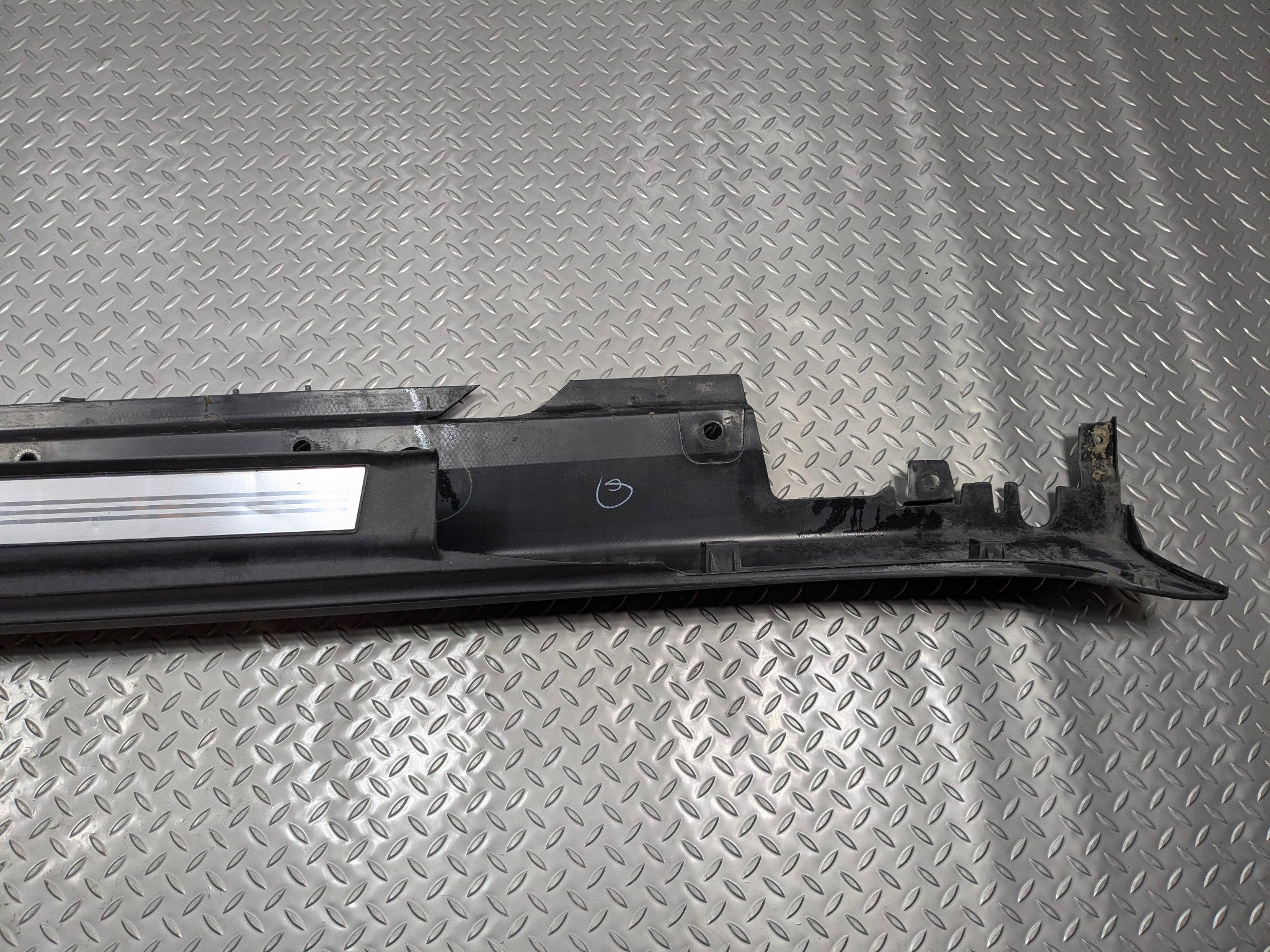 09 - 10 OEM MINI COOPER CONVERTIBLE LEFT DRIVER SIDE ROCKER MOLDING SKIRT COVER