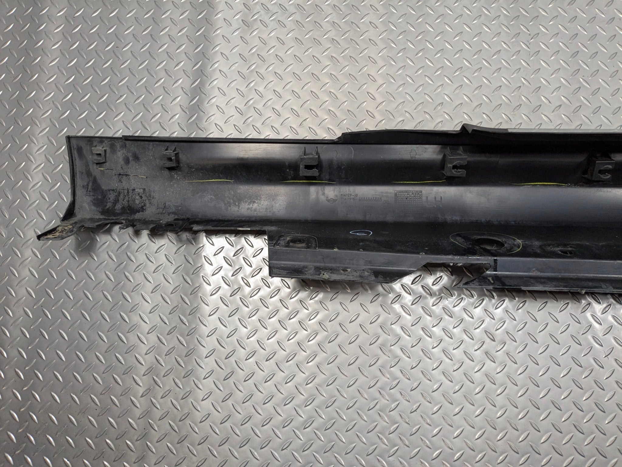 09 - 10 OEM MINI COOPER CONVERTIBLE LEFT DRIVER SIDE ROCKER MOLDING SKIRT COVER