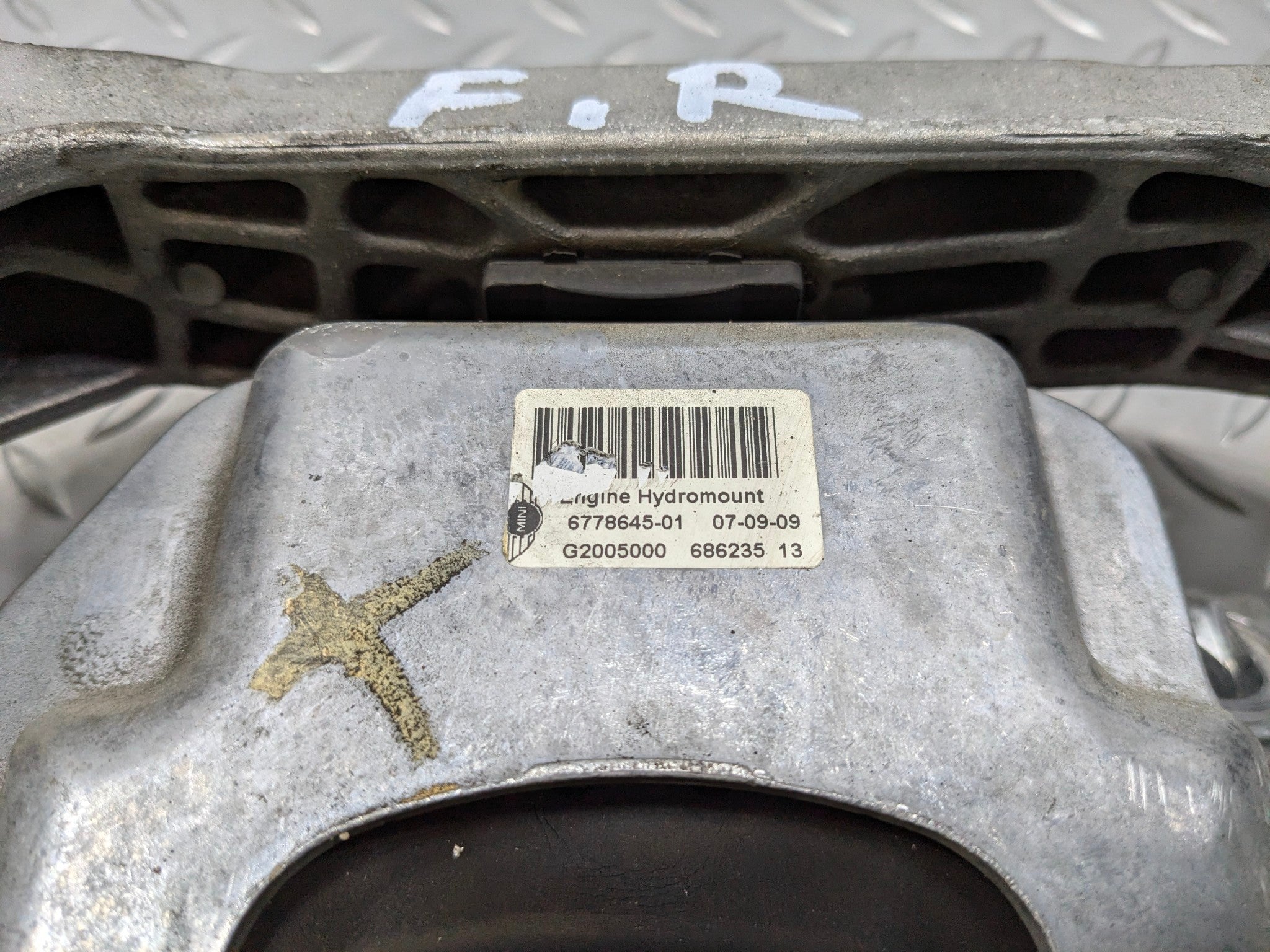 09 - 10 OEM MINI COOPER CONVERTIBLE FRONT RIGHT UPPER ENGINE FRAME MOUNT BRACKET