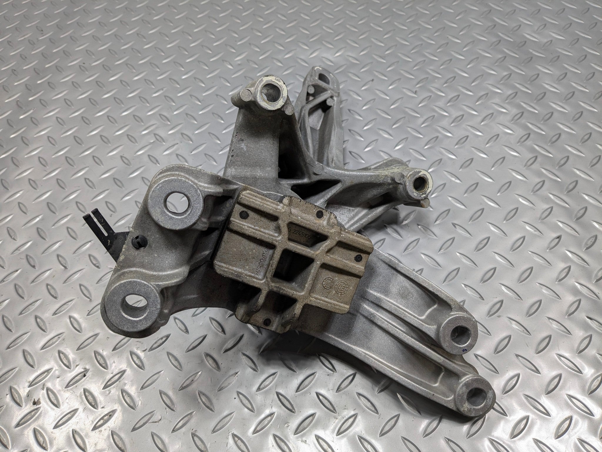 09 - 10 OEM MINI COOPER CONVERTIBLE FRONT RIGHT UPPER ENGINE FRAME MOUNT BRACKET