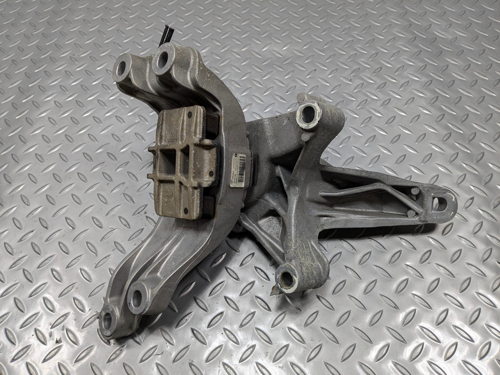 09 - 10 OEM MINI COOPER CONVERTIBLE FRONT RIGHT UPPER ENGINE FRAME MOUNT BRACKET