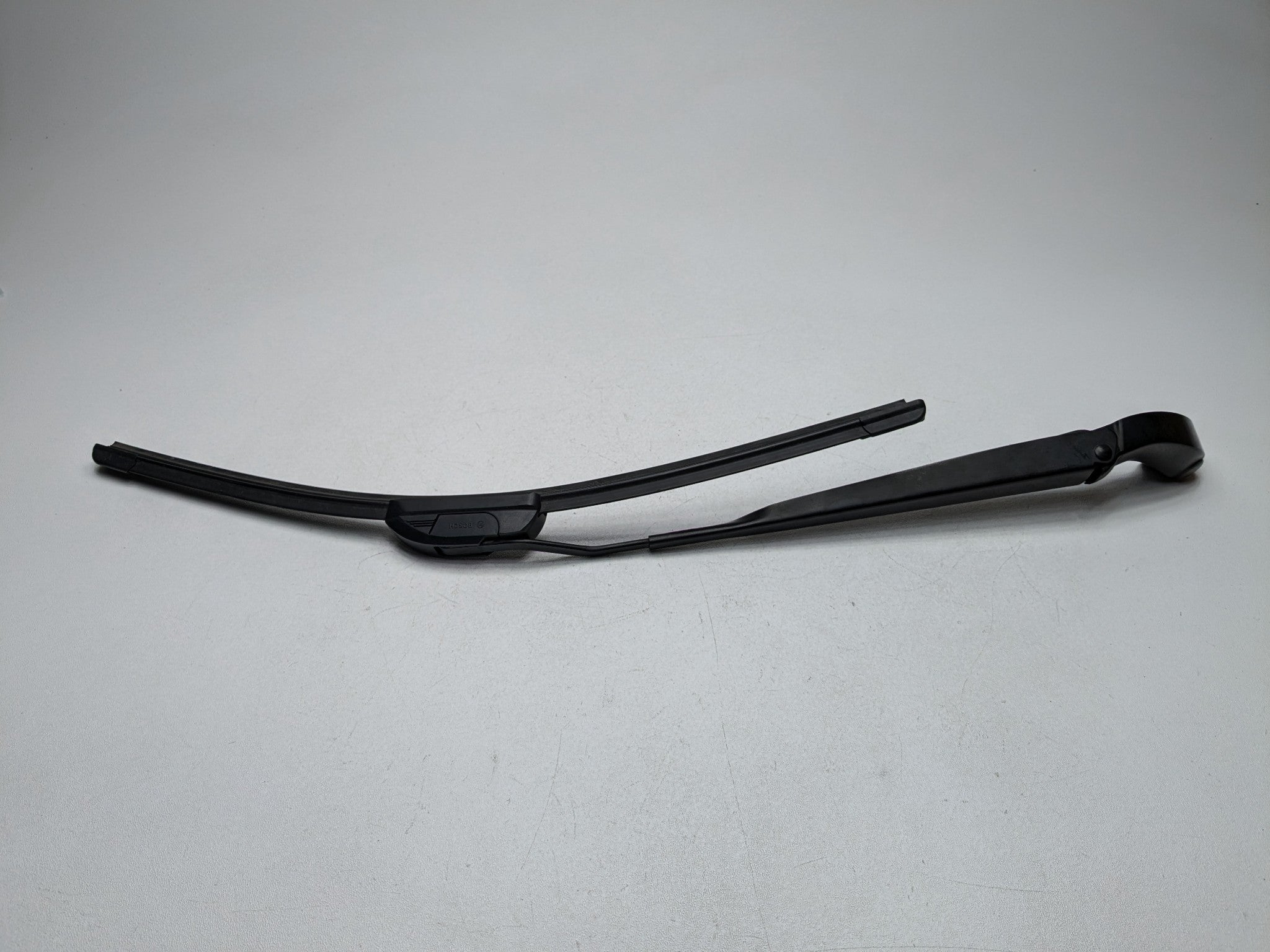 2009 - 2010 OEM MINI COOPER CONVERTIBLE FRONT RIGHT SIDE WIPER ARM WITH BLADE