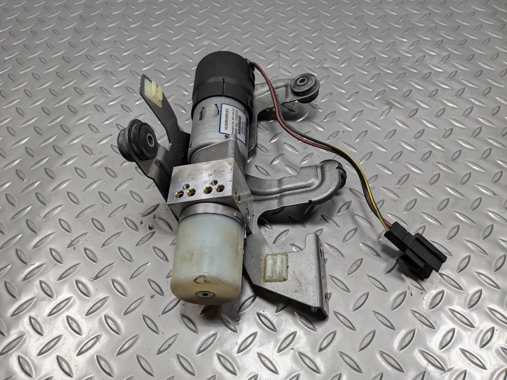 2009 - 2010 OEM MINI COOPER CONVERTIBLE HYDRAULIC ROOF LIFT MOTOR PUMP ASSEMBLY