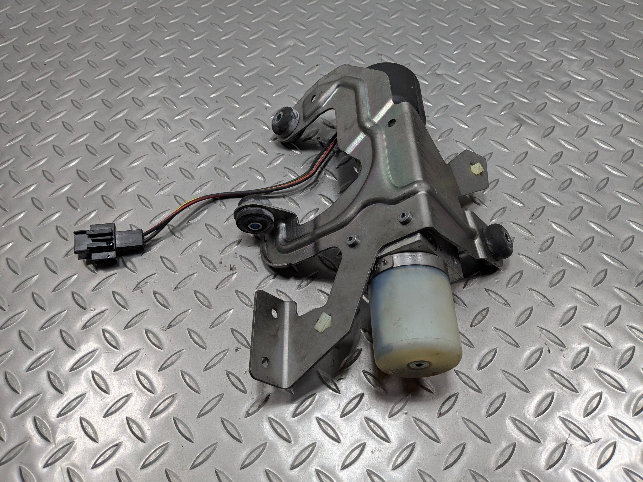 2009 - 2010 OEM MINI COOPER CONVERTIBLE HYDRAULIC ROOF LIFT MOTOR PUMP ASSEMBLY