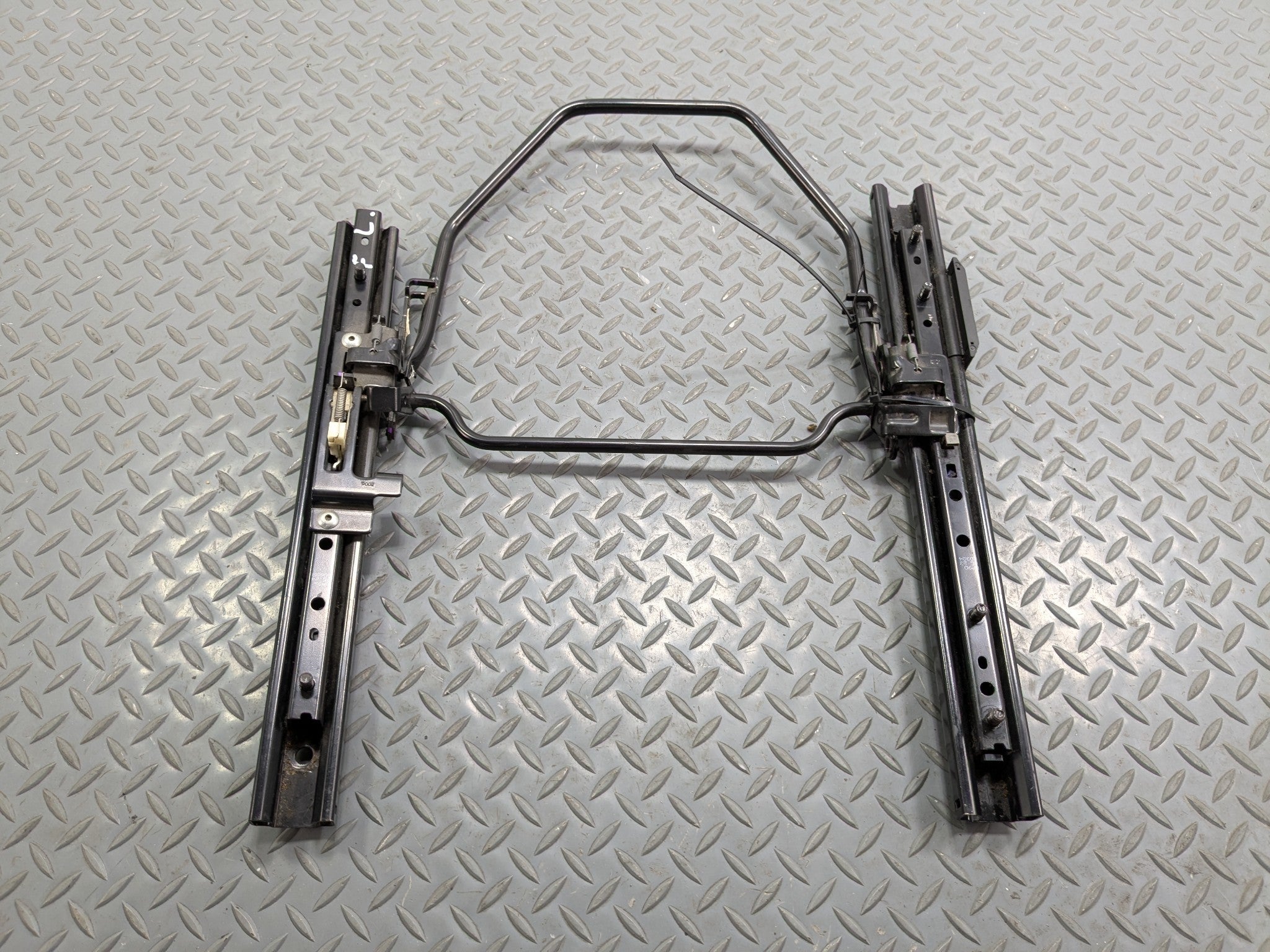 2009 - 2010 OEM MINI COOPER CONVERTIBLE FRONT LEFT DRIVER SIDE SEAT TRACK RAIL