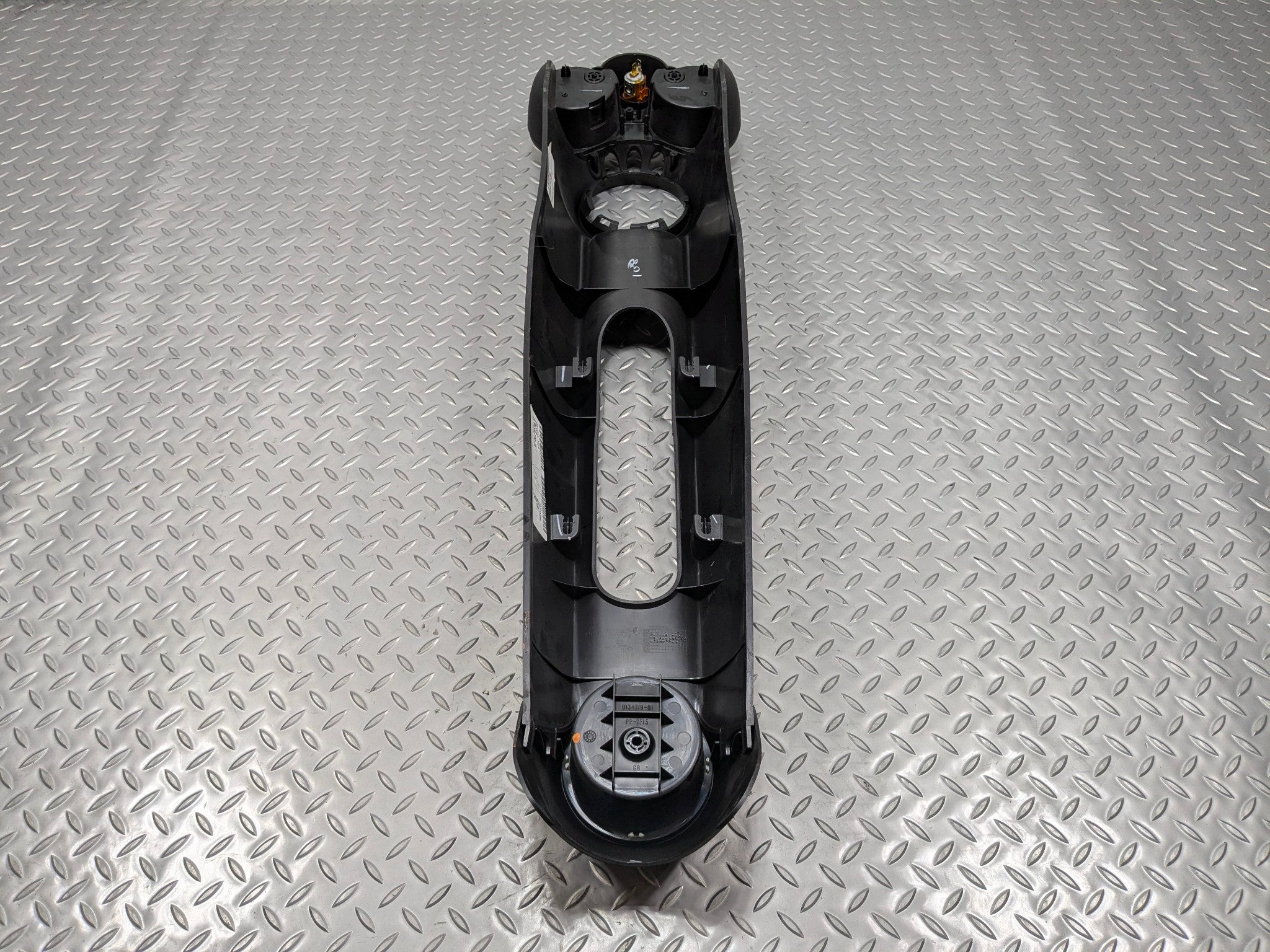 2009 - 2010 OEM MINI COOPER CONVERTIBLE CENTRE CONSOLE ARMREST ASSEMBLY