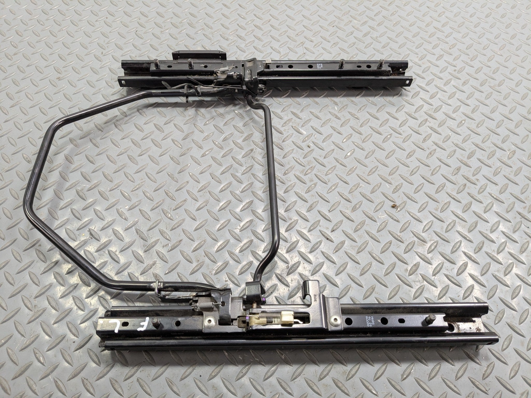 2009 - 2010 OEM MINI COOPER CONVERTIBLE FRONT LEFT DRIVER SIDE SEAT TRACK RAIL