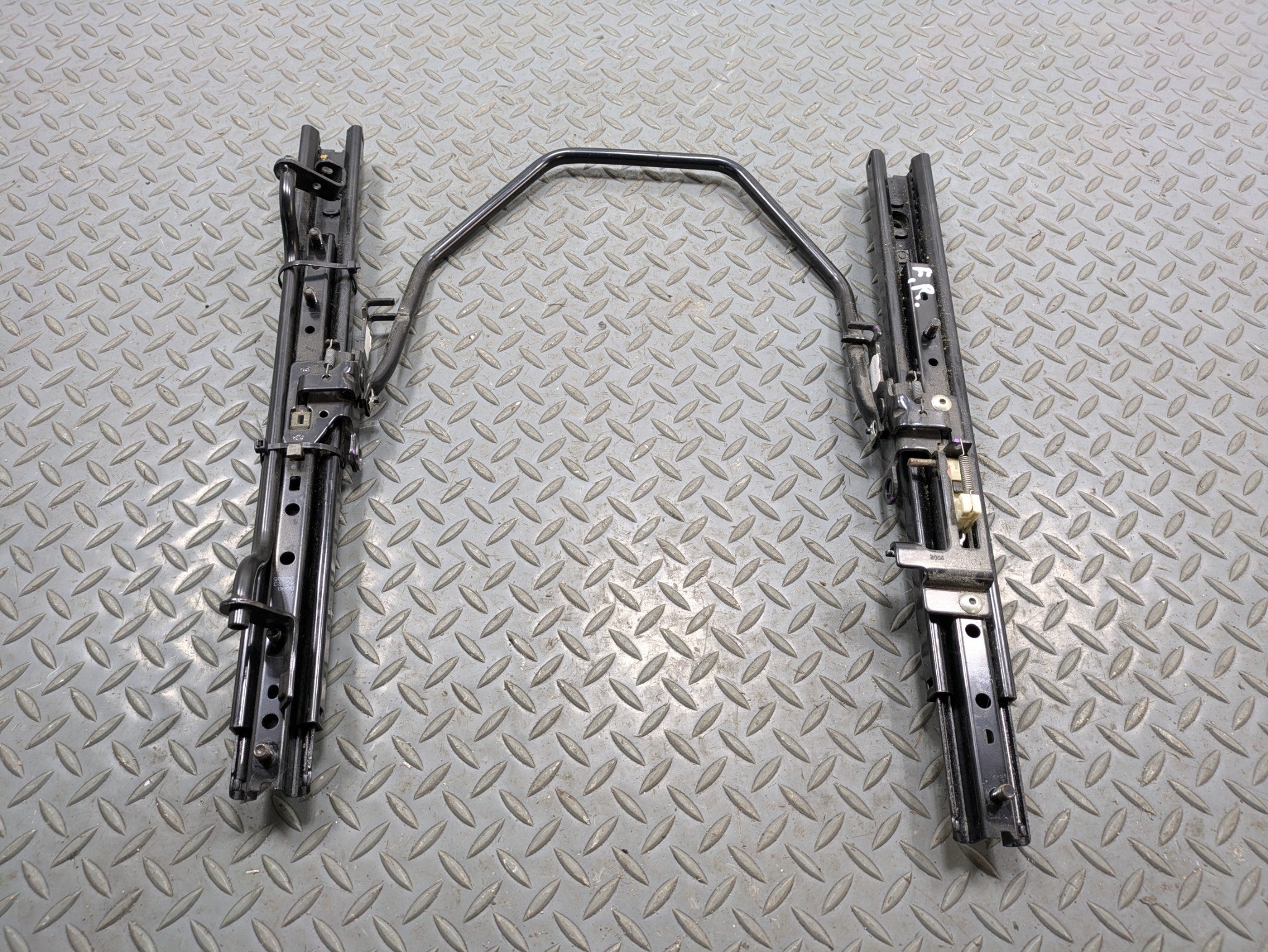 2009 - 2010 OEM MINI COOPER CONVERTIBLE FRONT RIGHT SIDE SEAT TRACK RAILS