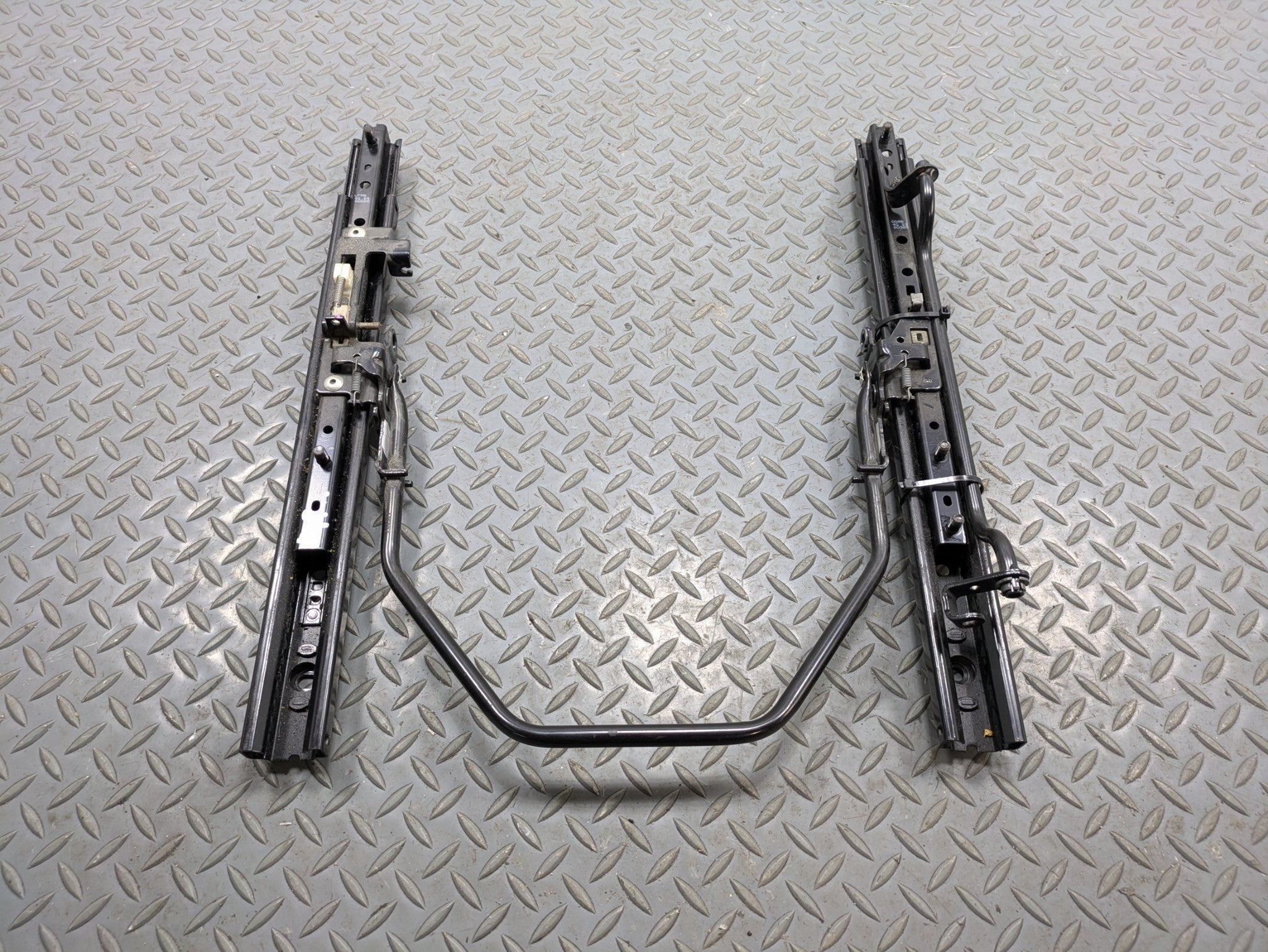 2009 - 2010 OEM MINI COOPER CONVERTIBLE FRONT RIGHT SIDE SEAT TRACK RAILS