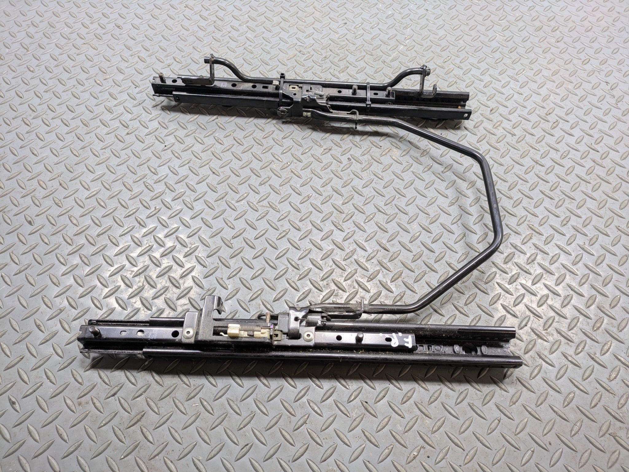 2009 - 2010 OEM MINI COOPER CONVERTIBLE FRONT RIGHT SIDE SEAT TRACK RAILS