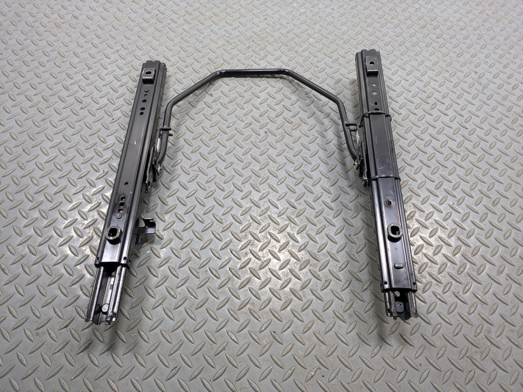 2009 - 2010 OEM MINI COOPER CONVERTIBLE FRONT RIGHT SIDE SEAT TRACK RAILS