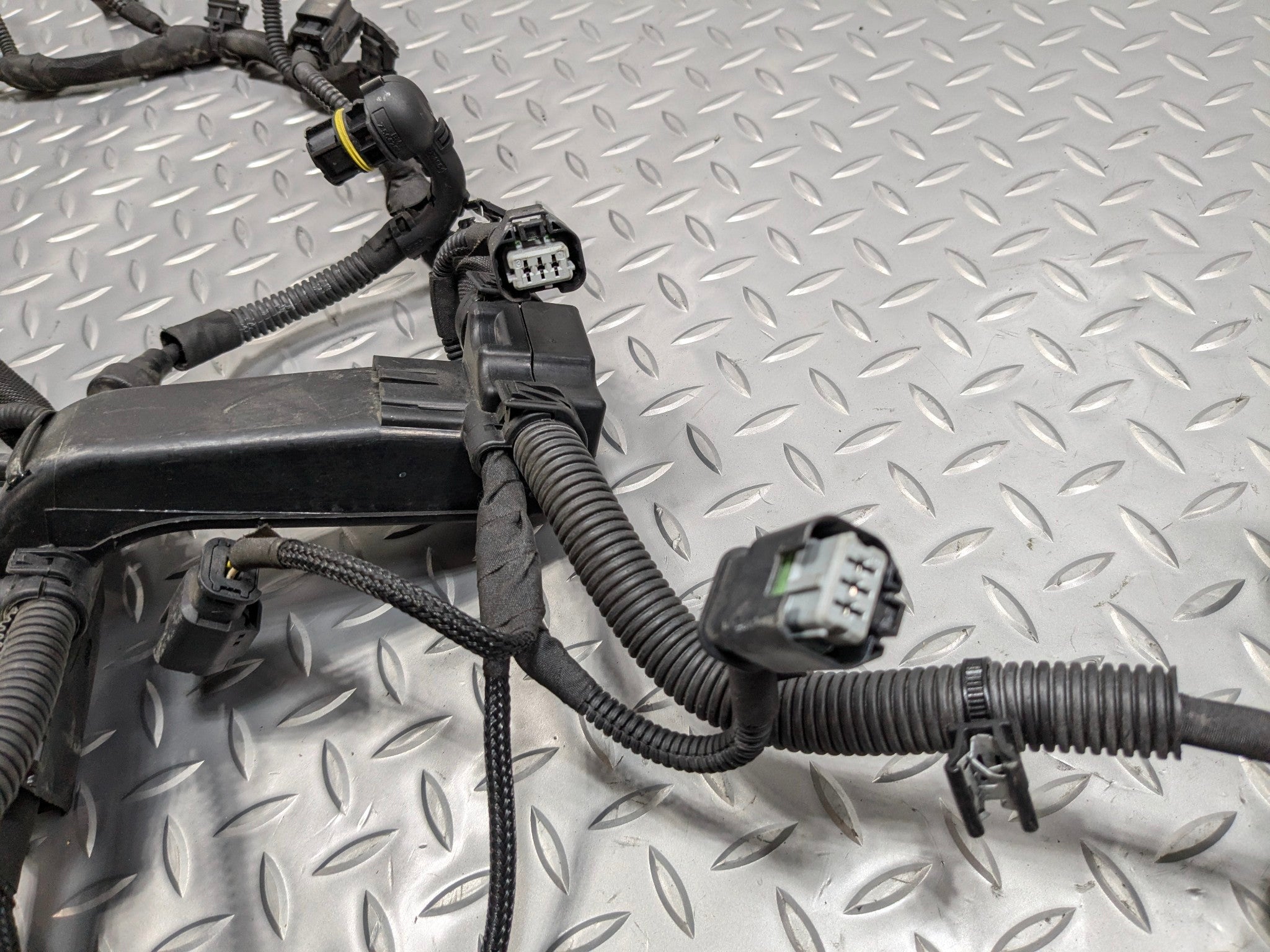 2009 - 2010 OEM MINI COOPER CONVERTIBLE ENGINE WIRE HARNESS CABLE AND CONNECTOR