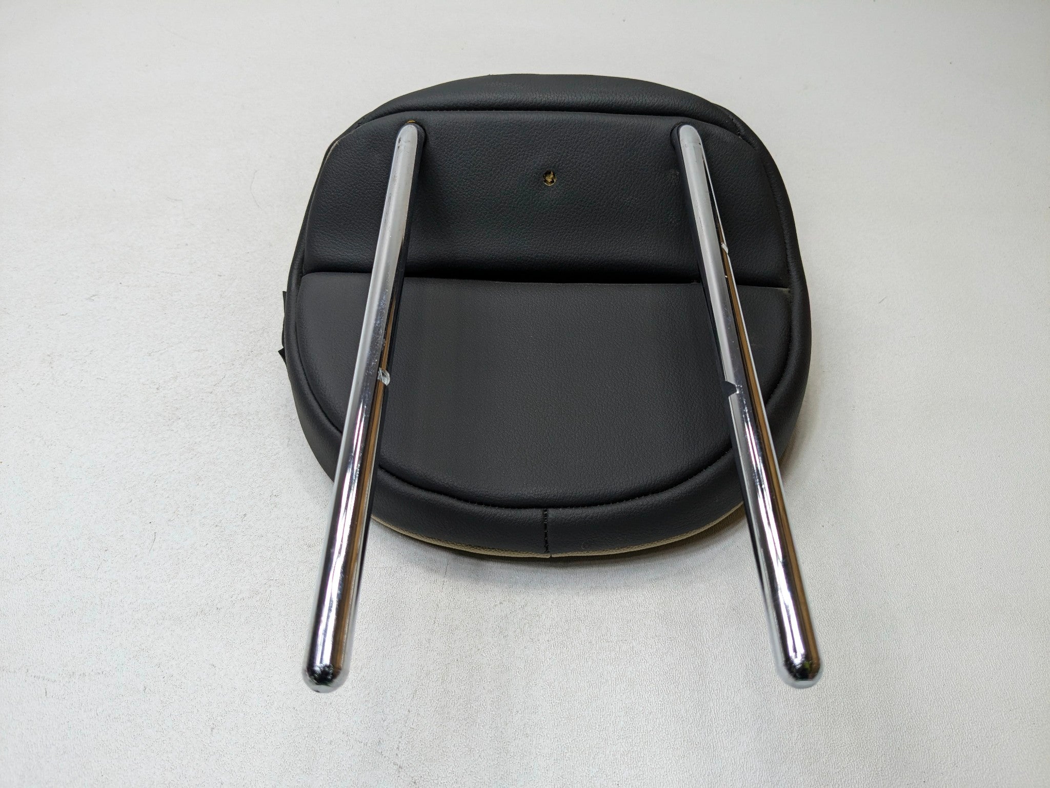 2009 - 2010 OEM MINI COOPER CONVERTIBLE REAR RIGHT PASSENGER SIDE SEAT HEADREST