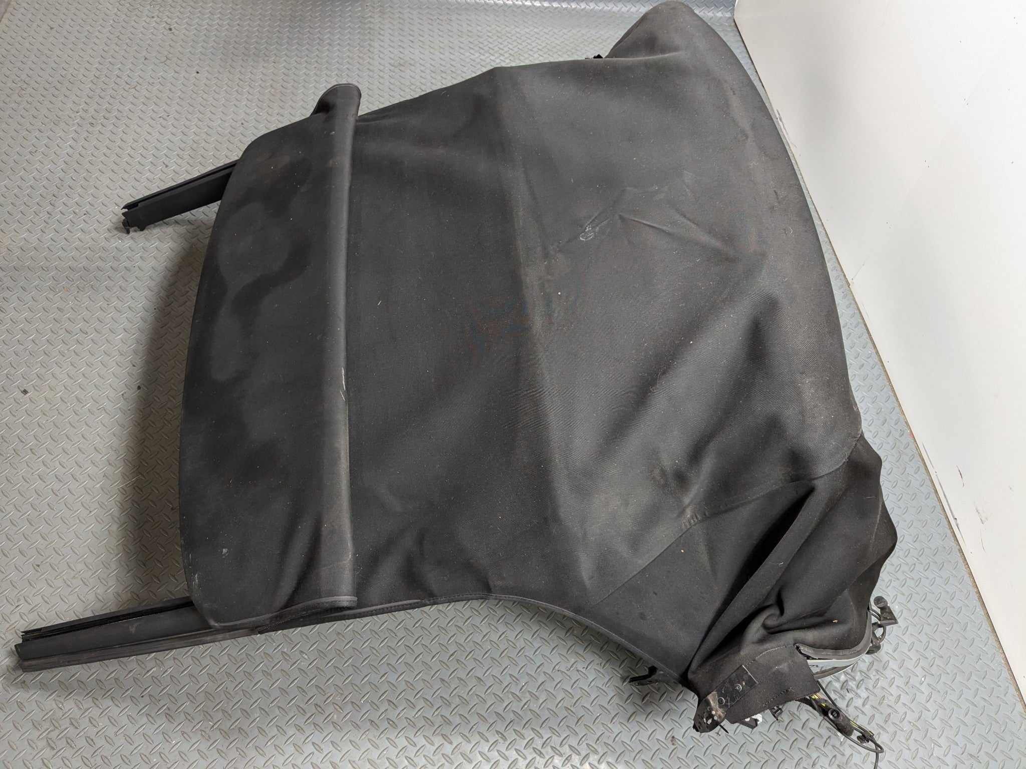 2009 - 2010 OEM MINI COOPER CONVERTIBLE ROOF WITH GLASS ASSEMBLY BLACK CLOTH