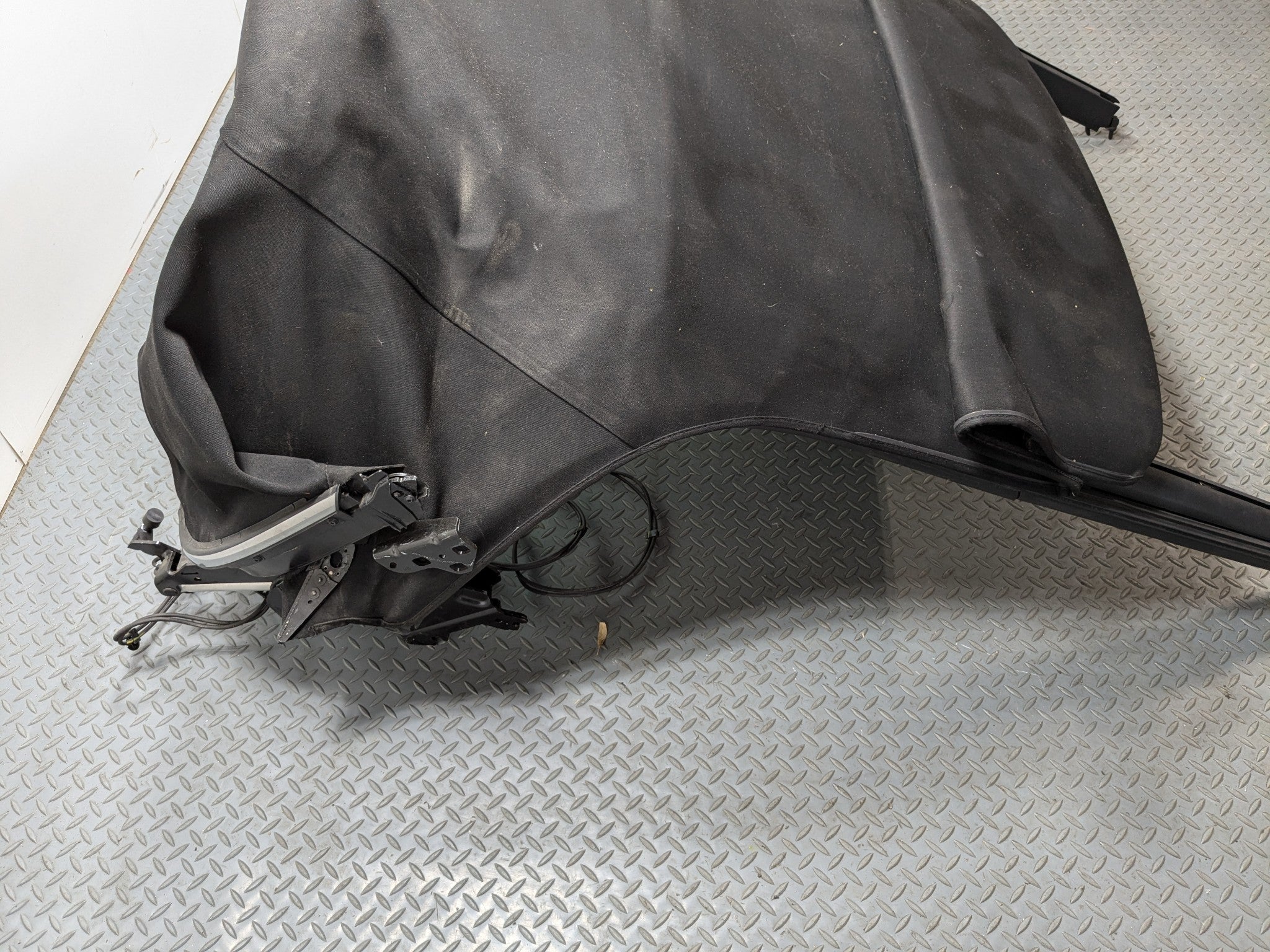 2009 - 2010 OEM MINI COOPER CONVERTIBLE ROOF WITH GLASS ASSEMBLY BLACK CLOTH